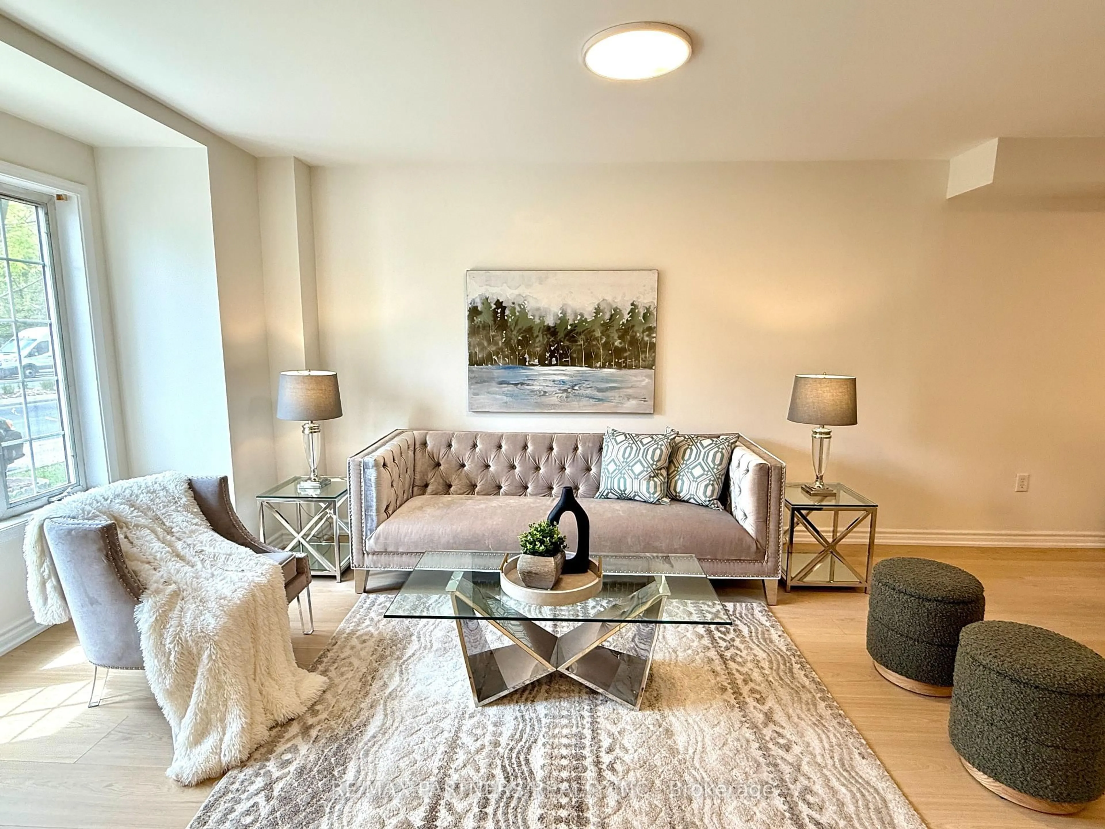 Living room with furniture, unknown for 516 Bur Oak Ave, Markham Ontario L6C 3A9