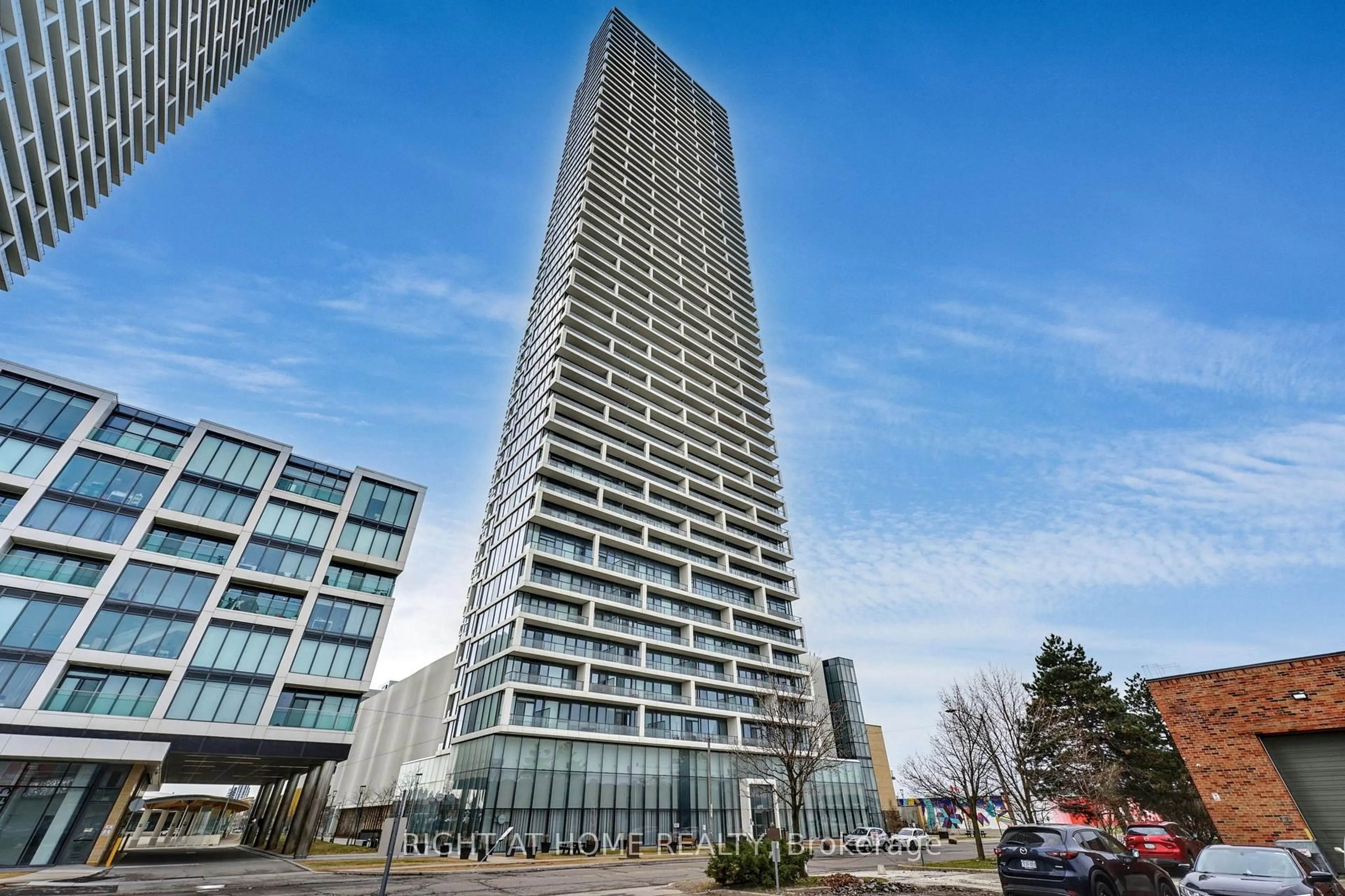 Indoor foyer for 898 Portage Pkwy #5710, Vaughan Ontario L4K 0J6