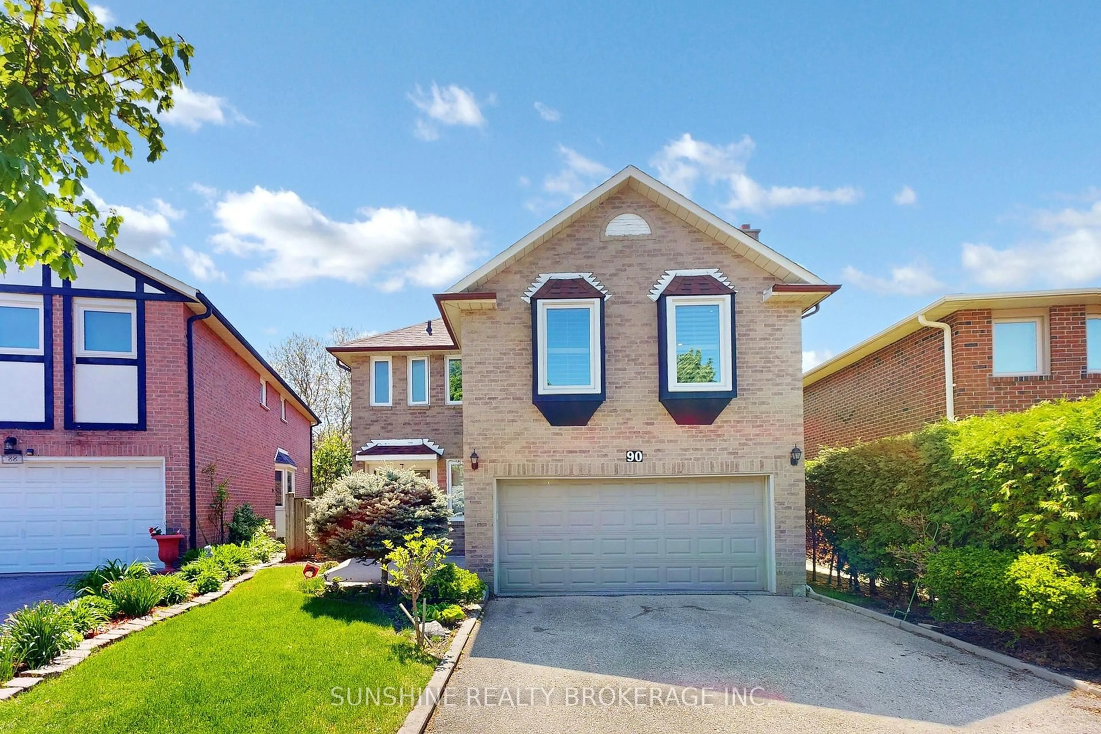 Home with brick exterior material, street for 90 Park Lane Circ, Richmond Hill Ontario L4C 6S8