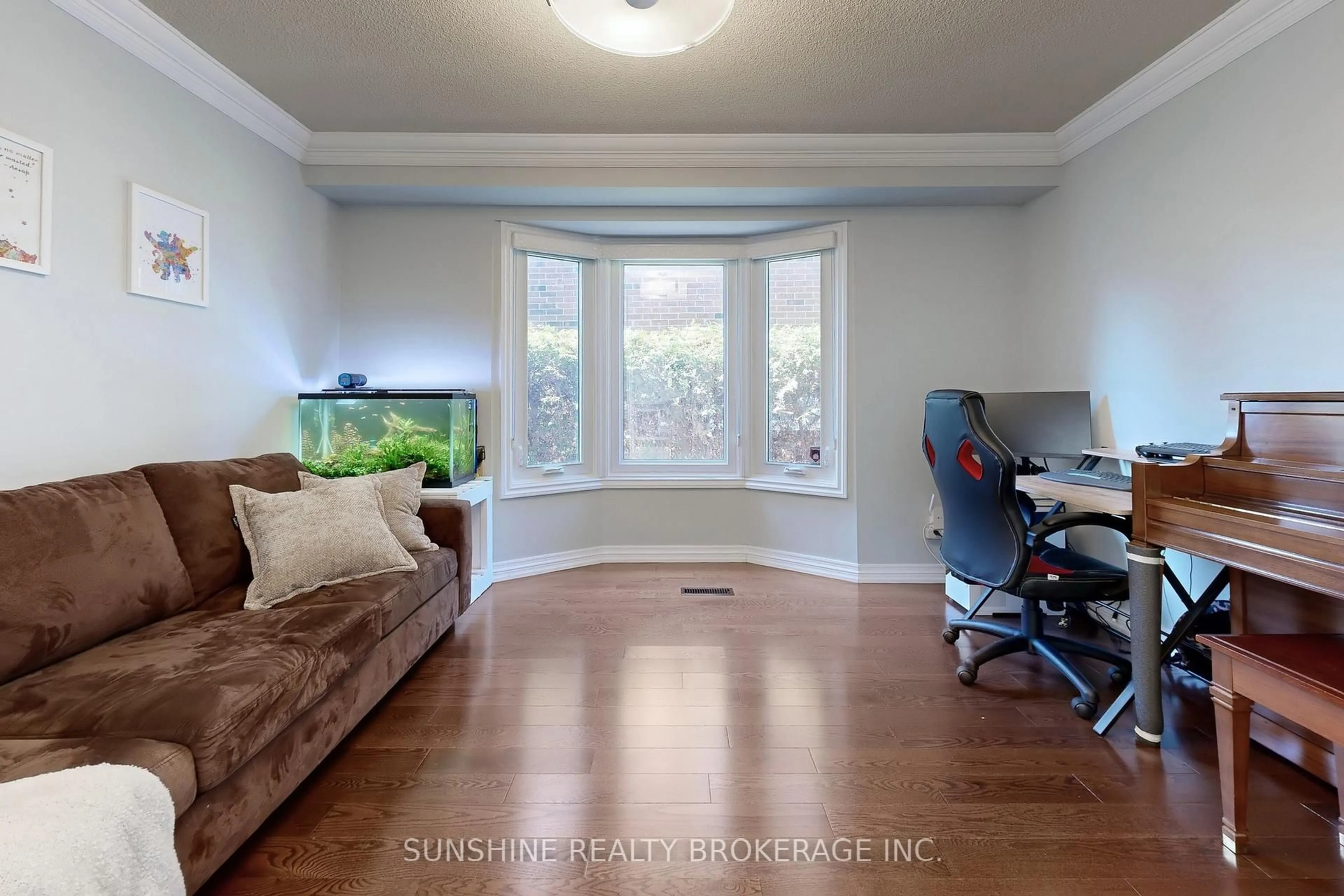 A pic of a room for 90 Park Lane Circ, Richmond Hill Ontario L4C 6S8