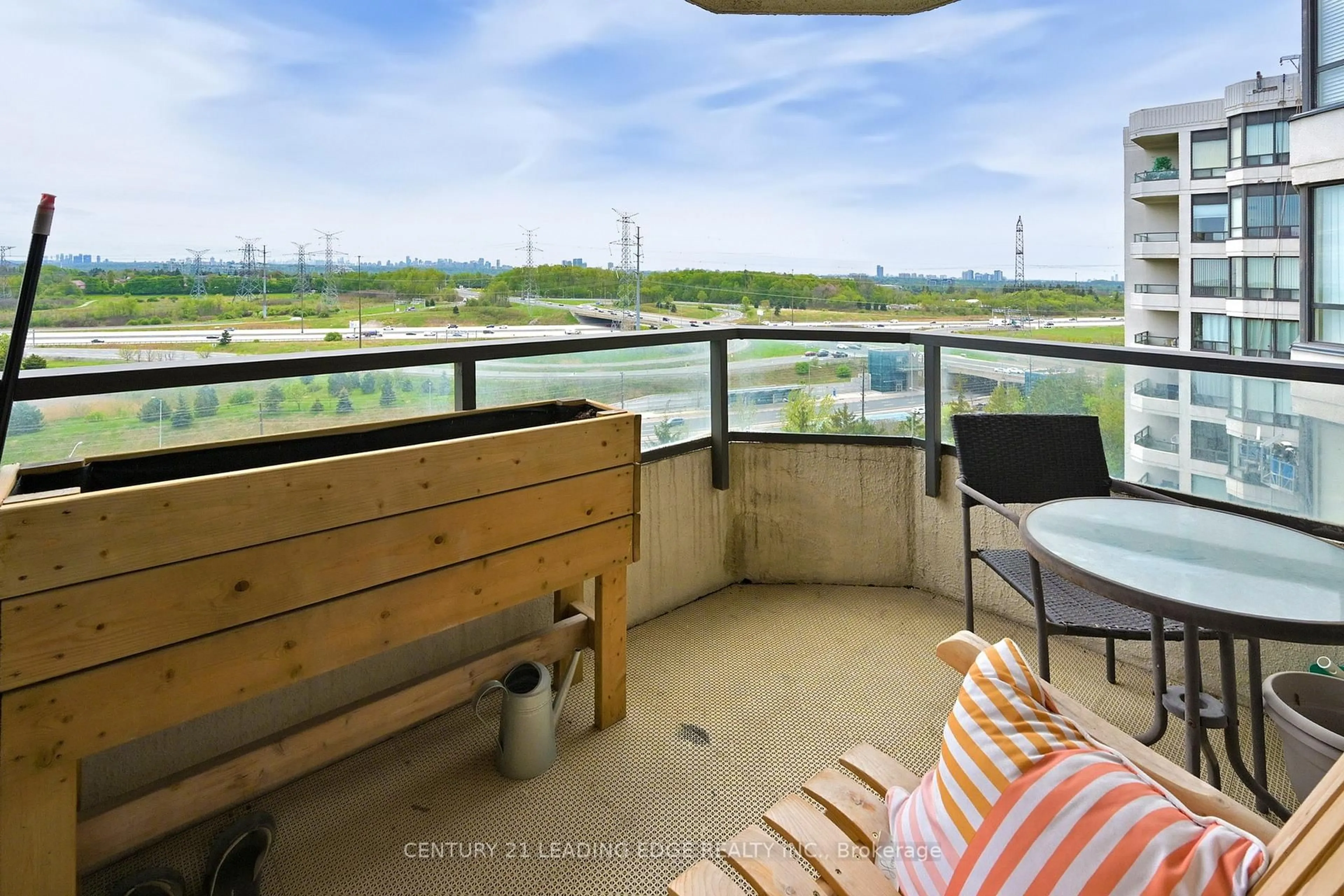 Balcony in the apartment, water/lake/river/ocean view for 8501 Bayview Ave #1203, Richmond Hill Ontario L4B 3J7