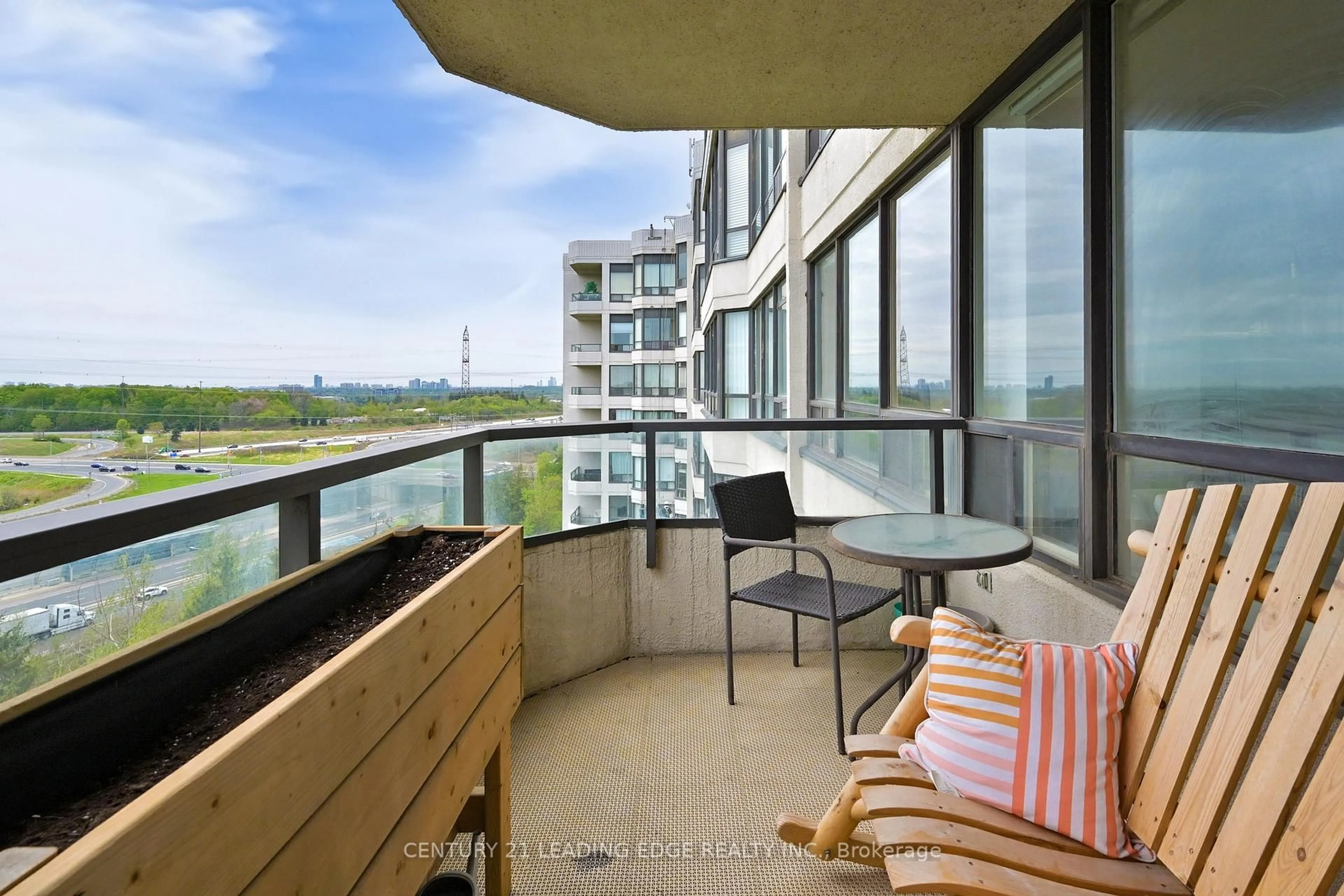 Balcony in the apartment, water/lake/river/ocean view for 8501 Bayview Ave #1203, Richmond Hill Ontario L4B 3J7