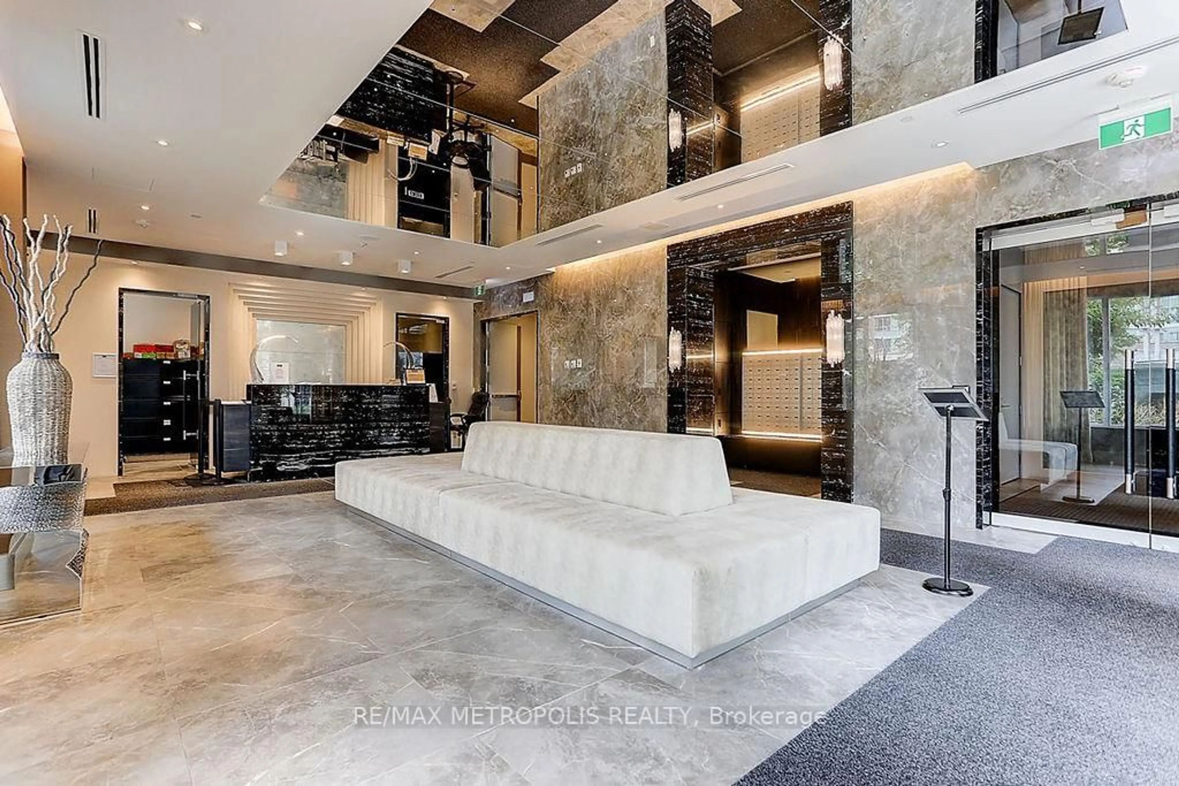 Lobby for 396 Highway 7 N/A #810, Richmond Hill Ontario L4B 0G7