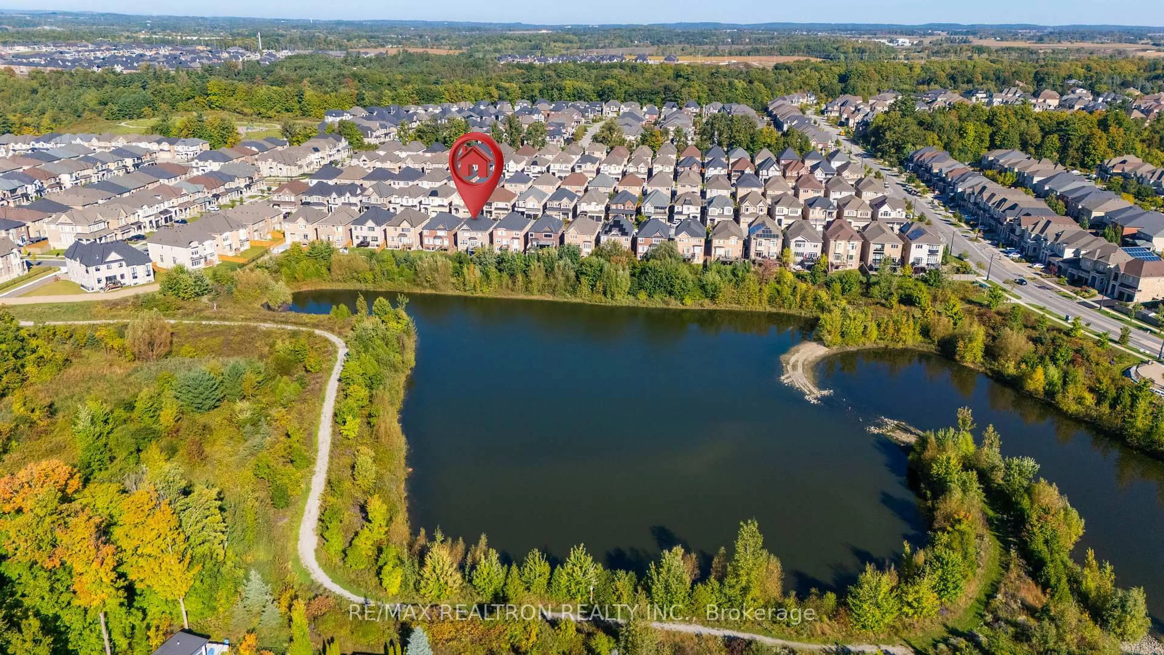 A pic from outside/outdoor area/front of a property/back of a property/a pic from drone, water/lake/river/ocean view for 53 Gallant Pl, Vaughan Ontario L4L 1A6
