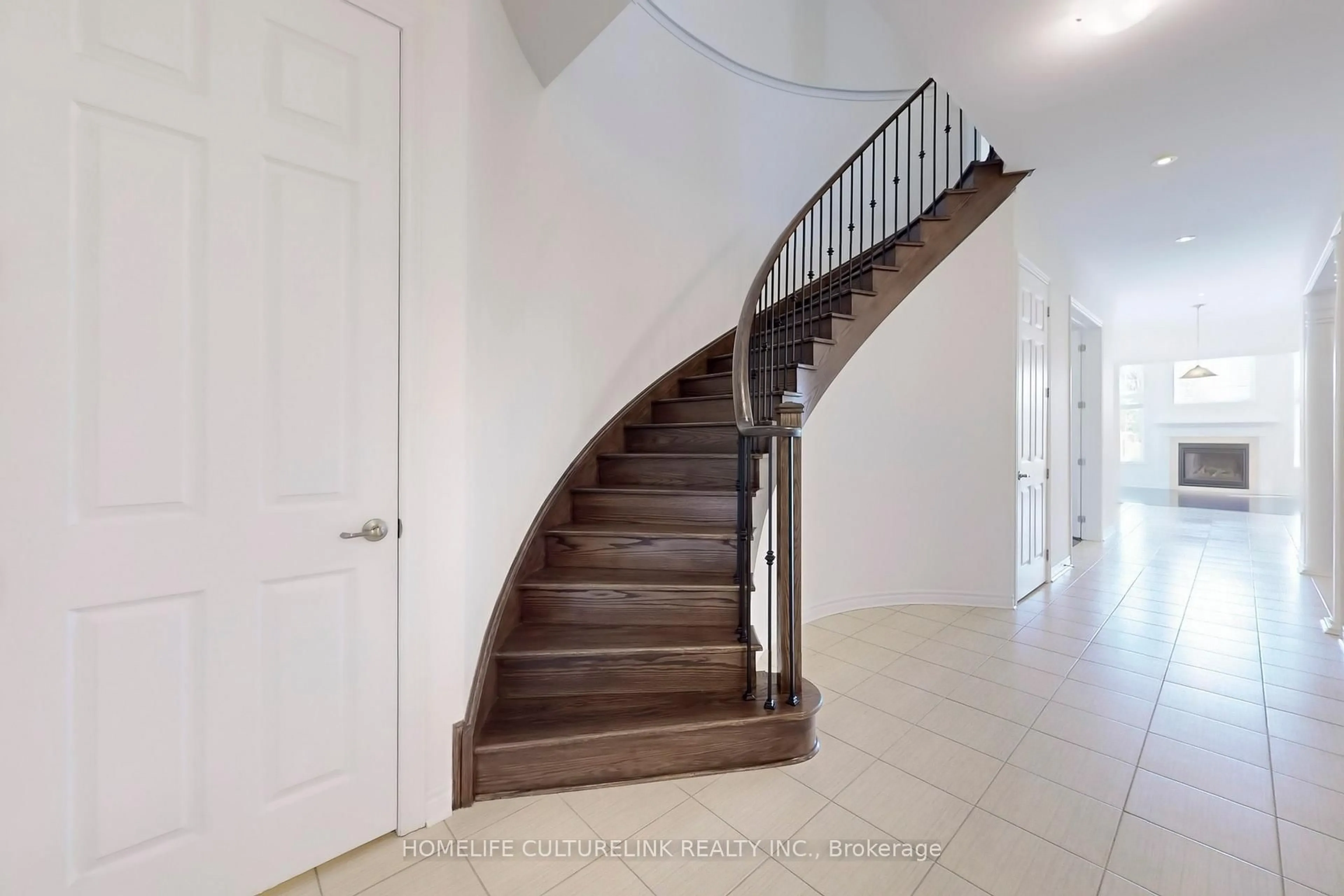 Stairs for 91 Chaiwood Crt, Vaughan Ontario L6A 0Z9