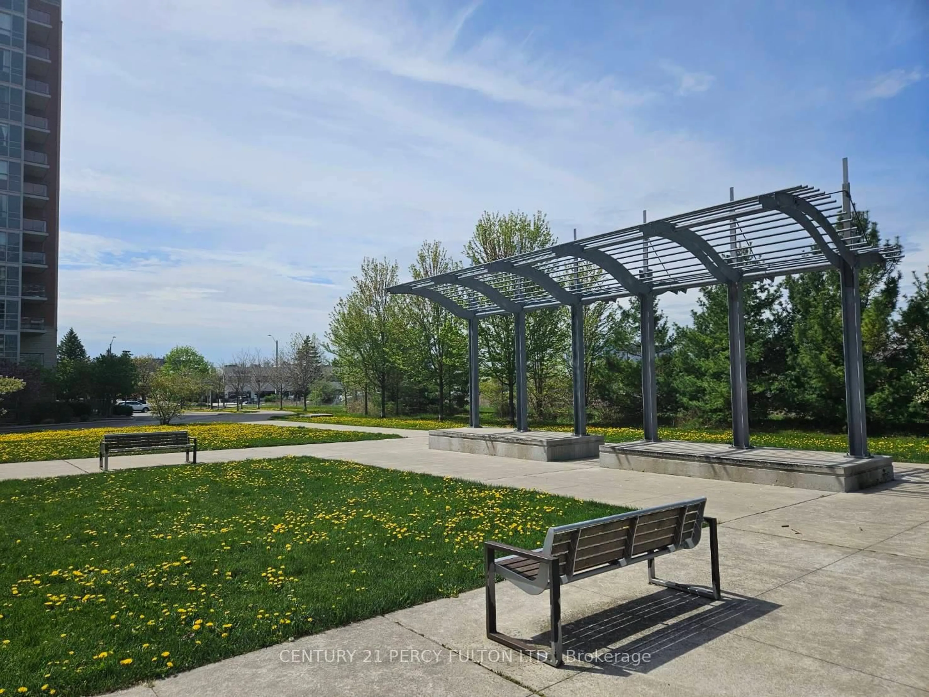 Patio, mountain view for 60 South Town Centre Blvd #1209, Markham Ontario L6G 0C5