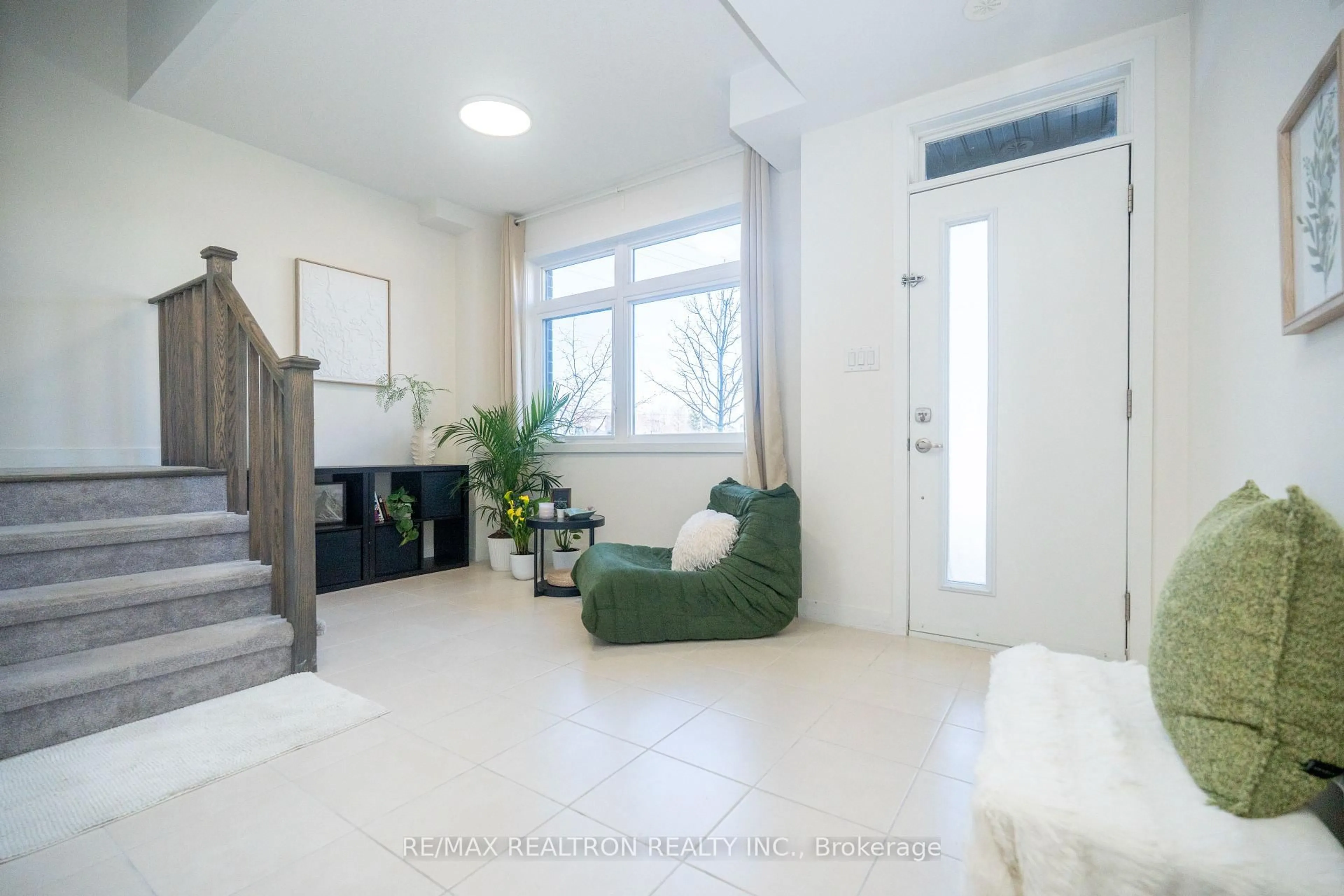 Unknown for 14 Garneau St, Vaughan Ontario L4L 0M1