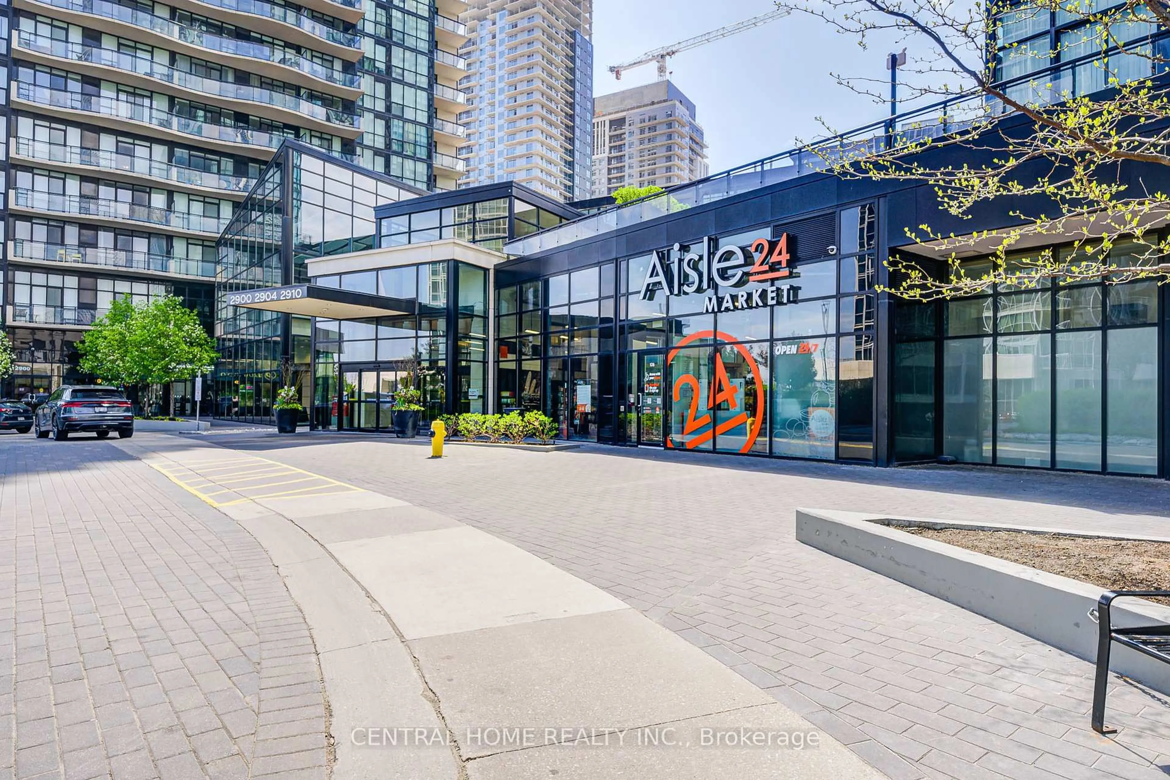 Indoor foyer for 2910 Highway 7 Rd #210, Vaughan Ontario L4K 0H8