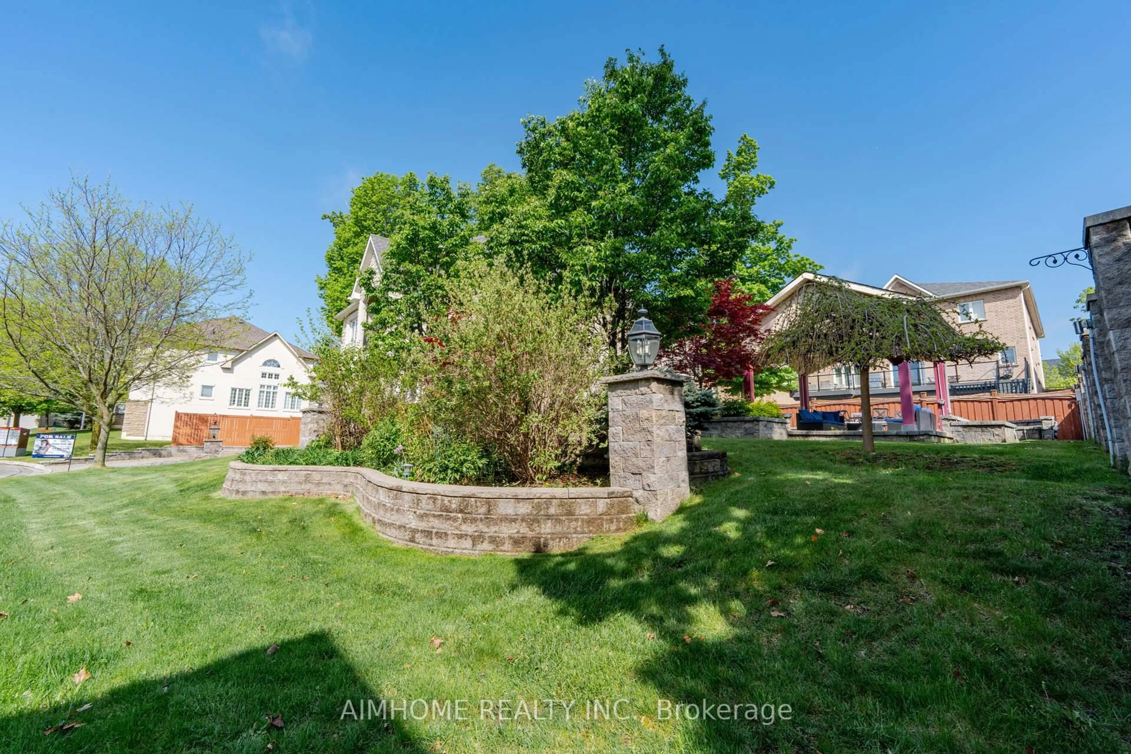 A pic from outside/outdoor area/front of a property/back of a property/a pic from drone, unknown for 29 Warden Woods Crt, Markham Ontario L3R 5W5