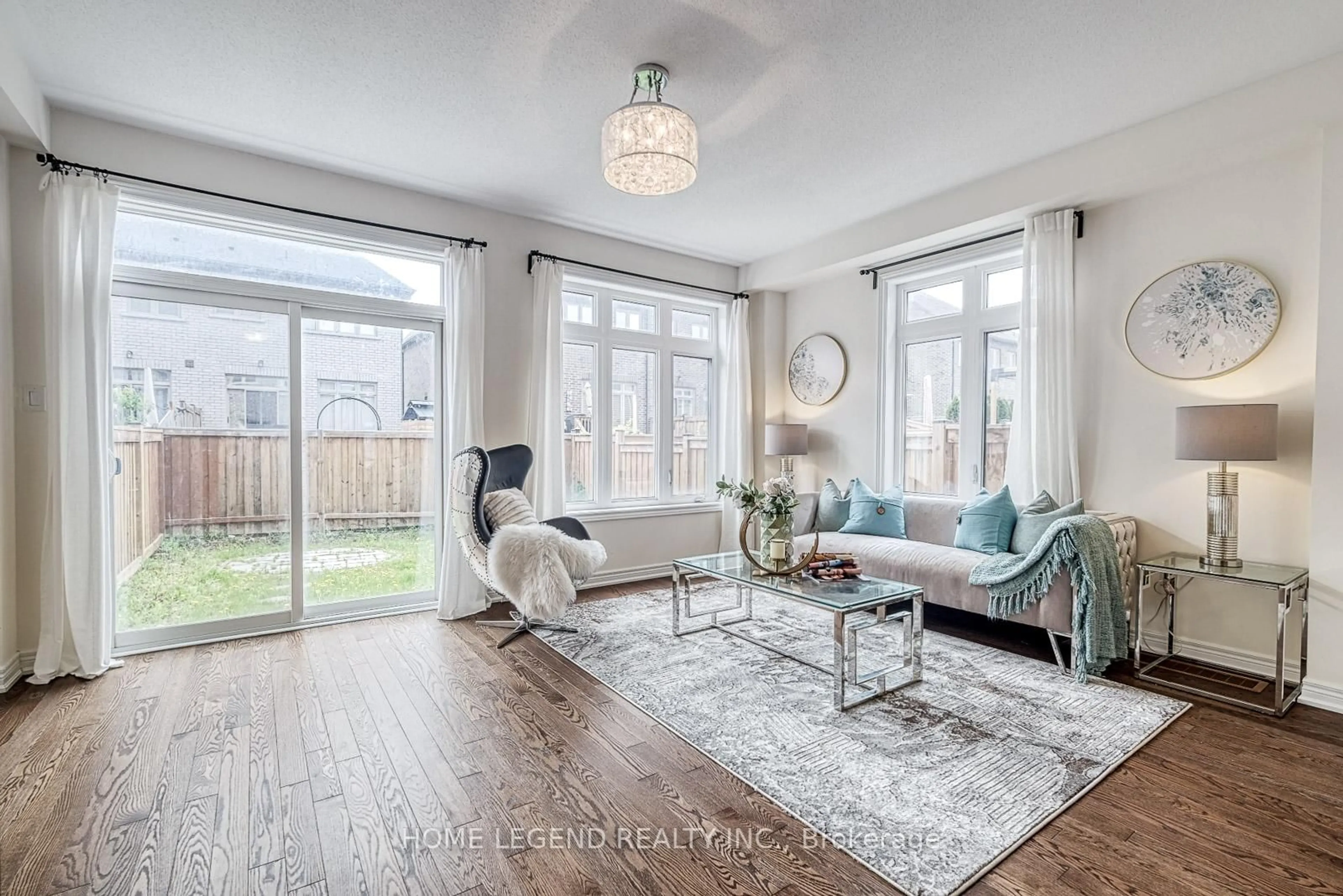 Living room with furniture, unknown for 59 Walter Proctor Rd, East Gwillimbury Ontario L9N 0P1