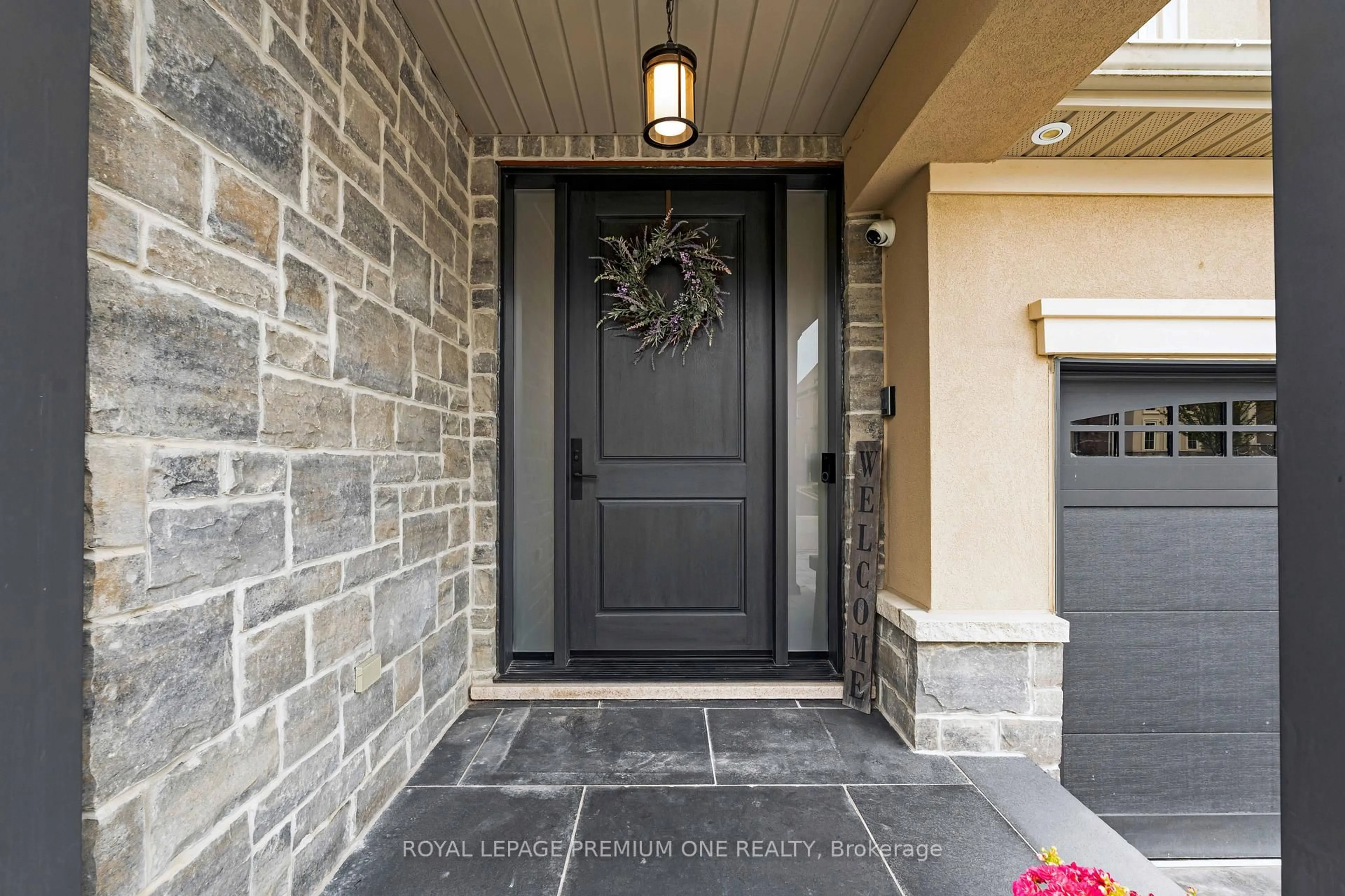 Indoor entryway for 12 Anderson Cove Tr, King Ontario L7B 0A3