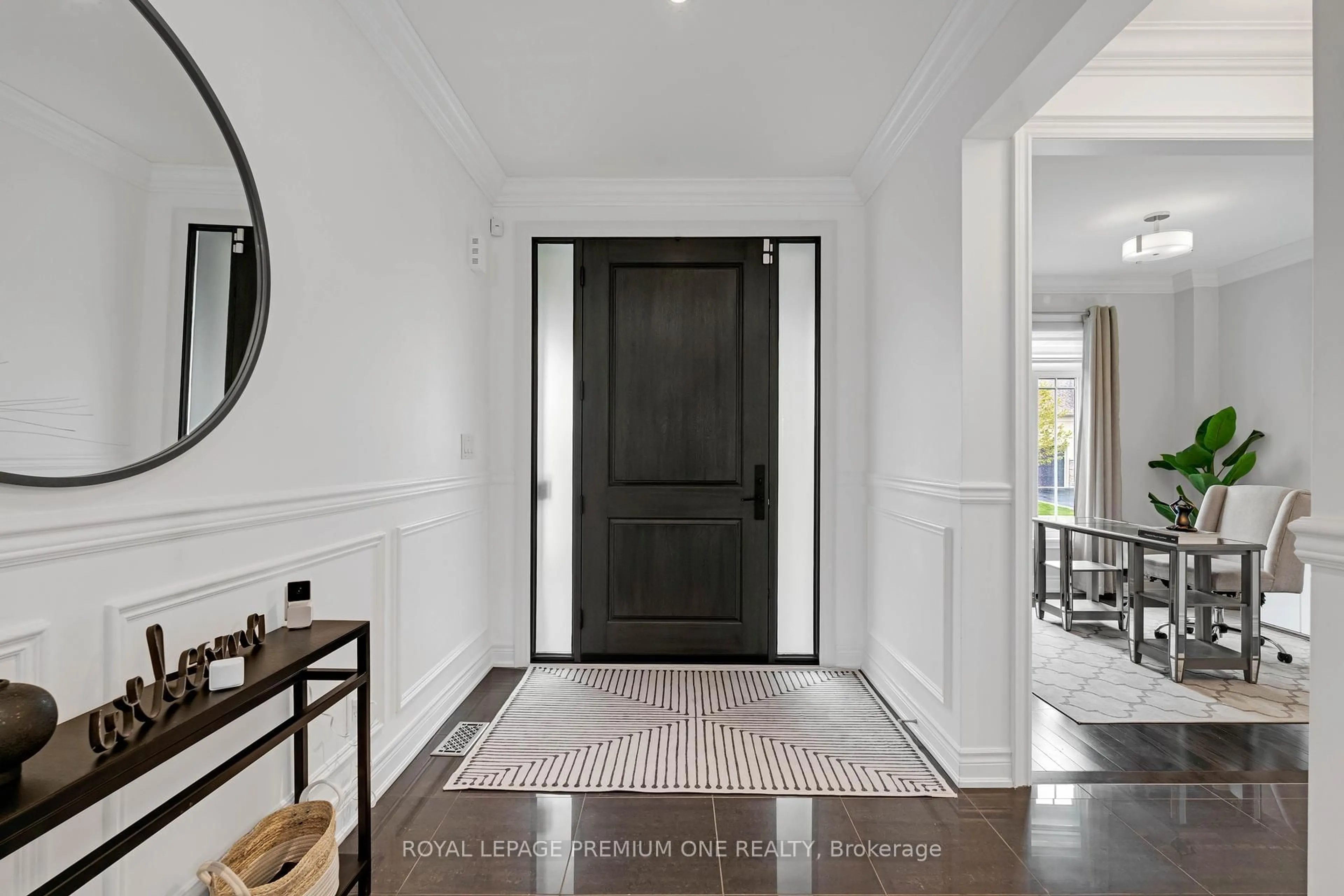 Indoor entryway for 12 Anderson Cove Tr, King Ontario L7B 0A3