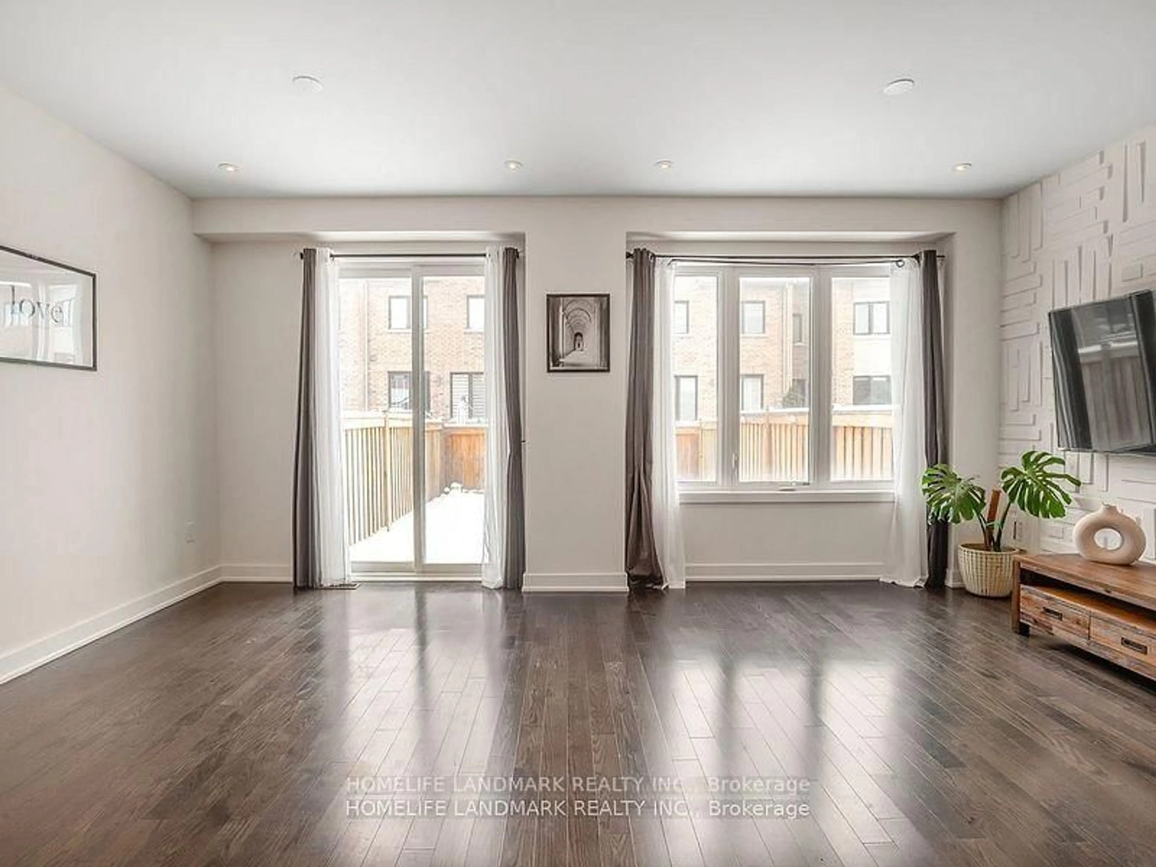 Unknown for 34 Denarius Cres, Richmond Hill Ontario L4E 5B6
