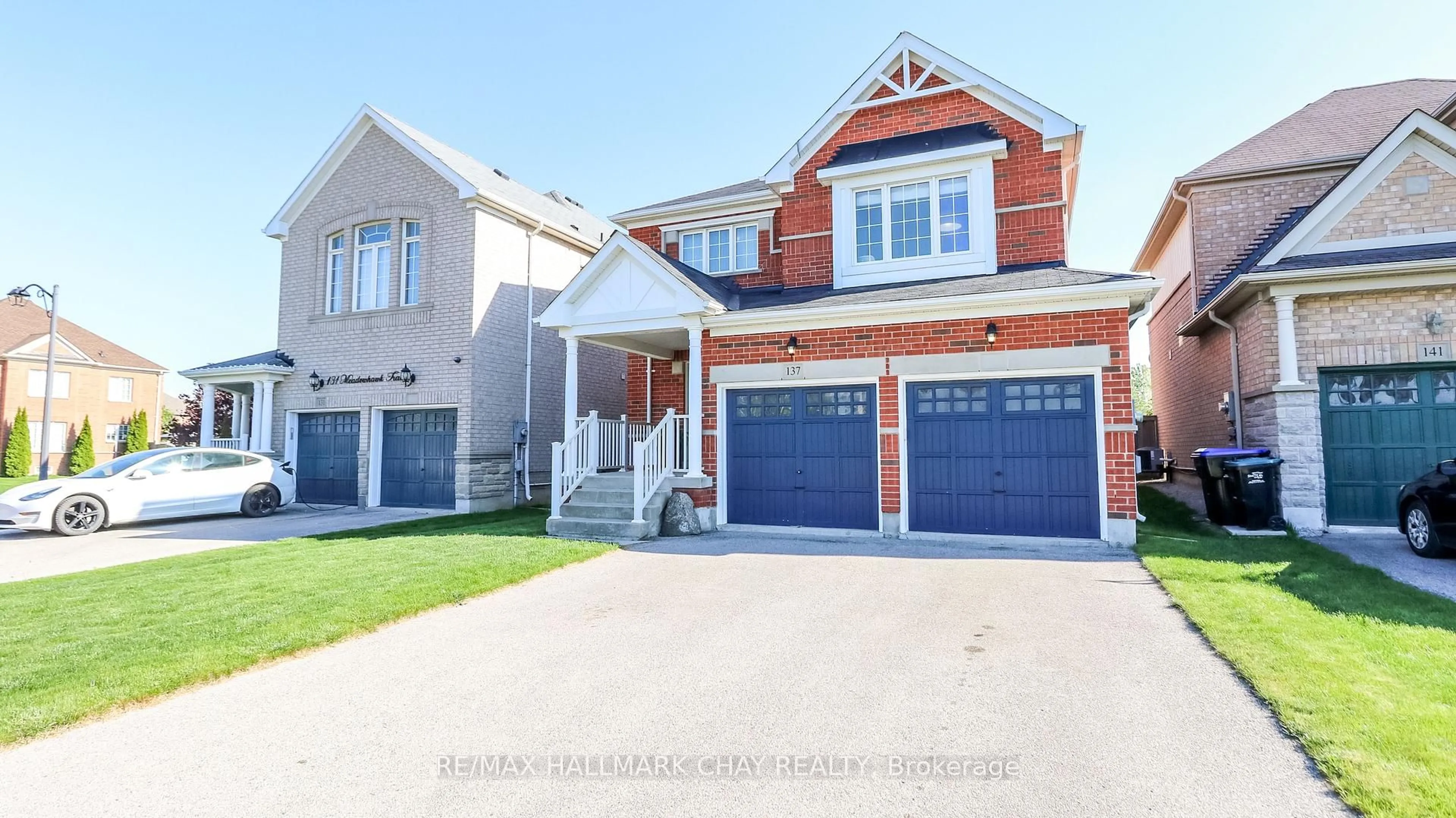 Home with brick exterior material, street for 137 Meadowhawk Tr, Bradford West Gwillimbury Ontario L3Z 0C1