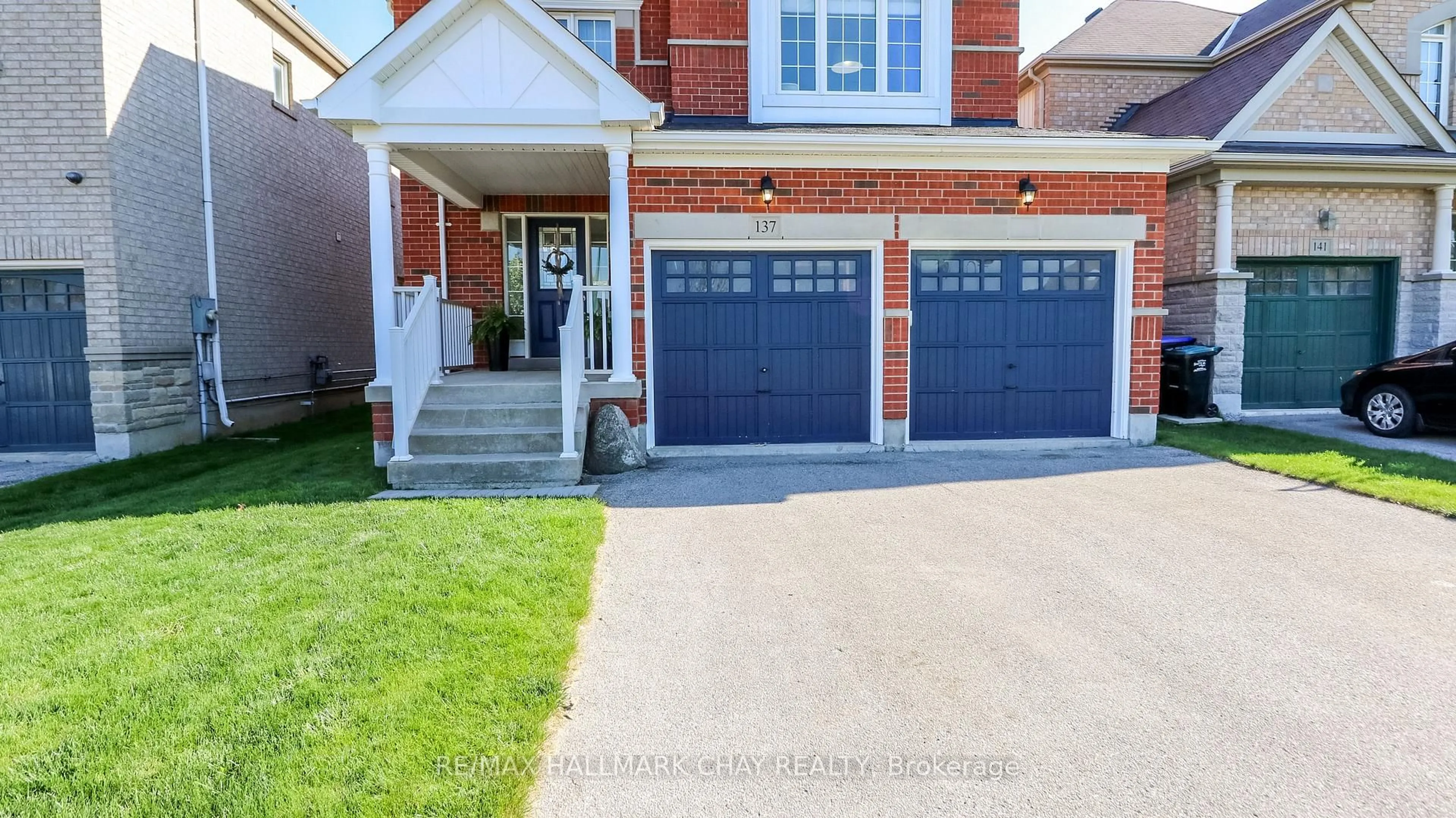 Home with brick exterior material, street for 137 Meadowhawk Tr, Bradford West Gwillimbury Ontario L3Z 0C1