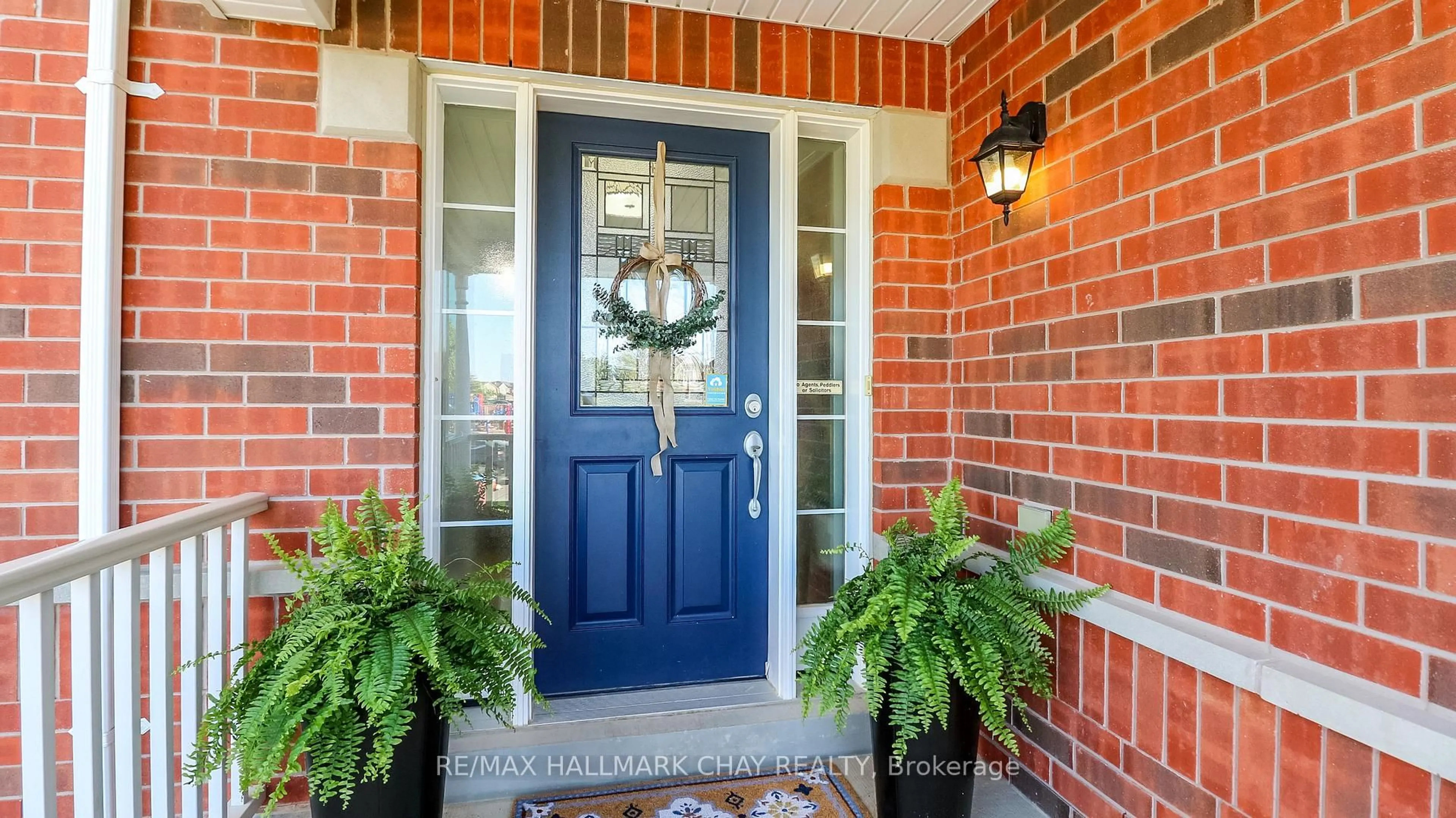 Home with brick exterior material, street for 137 Meadowhawk Tr, Bradford West Gwillimbury Ontario L3Z 0C1