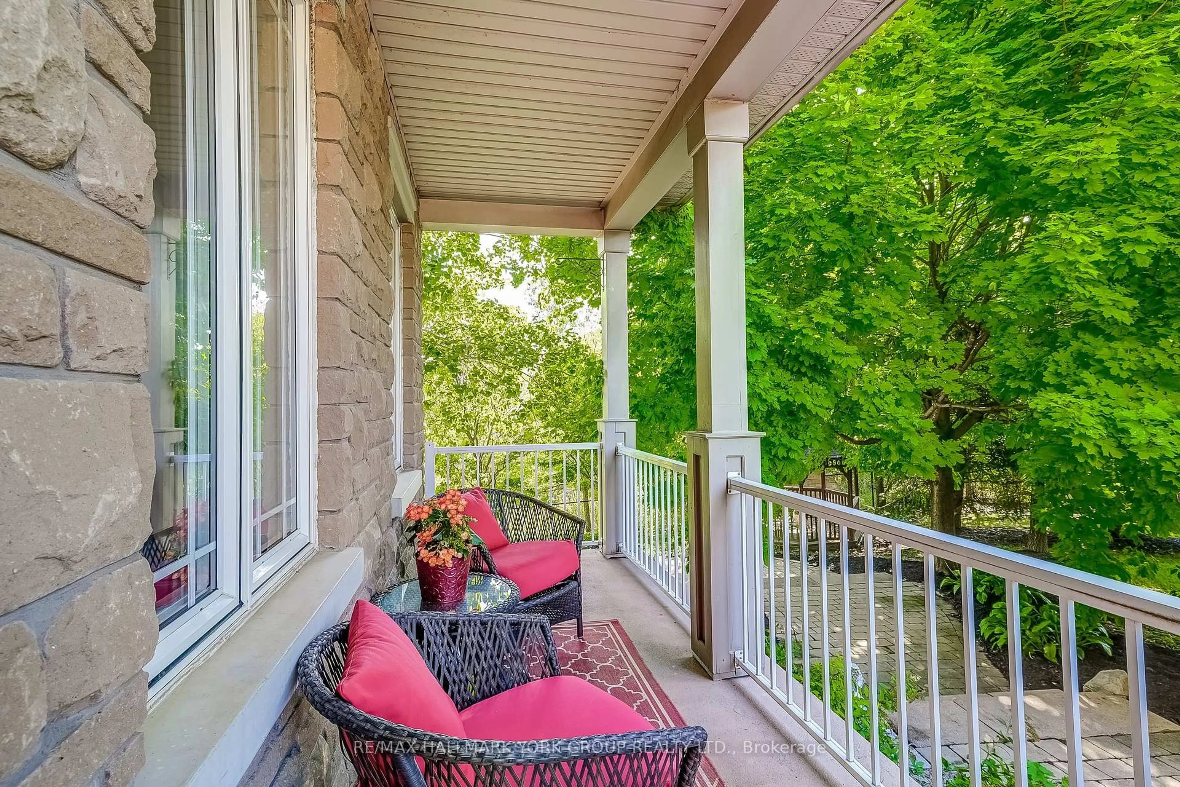 Patio, water/lake/river/ocean view for 17 Duncton Wood Cres, Aurora Ontario L4G 7T4