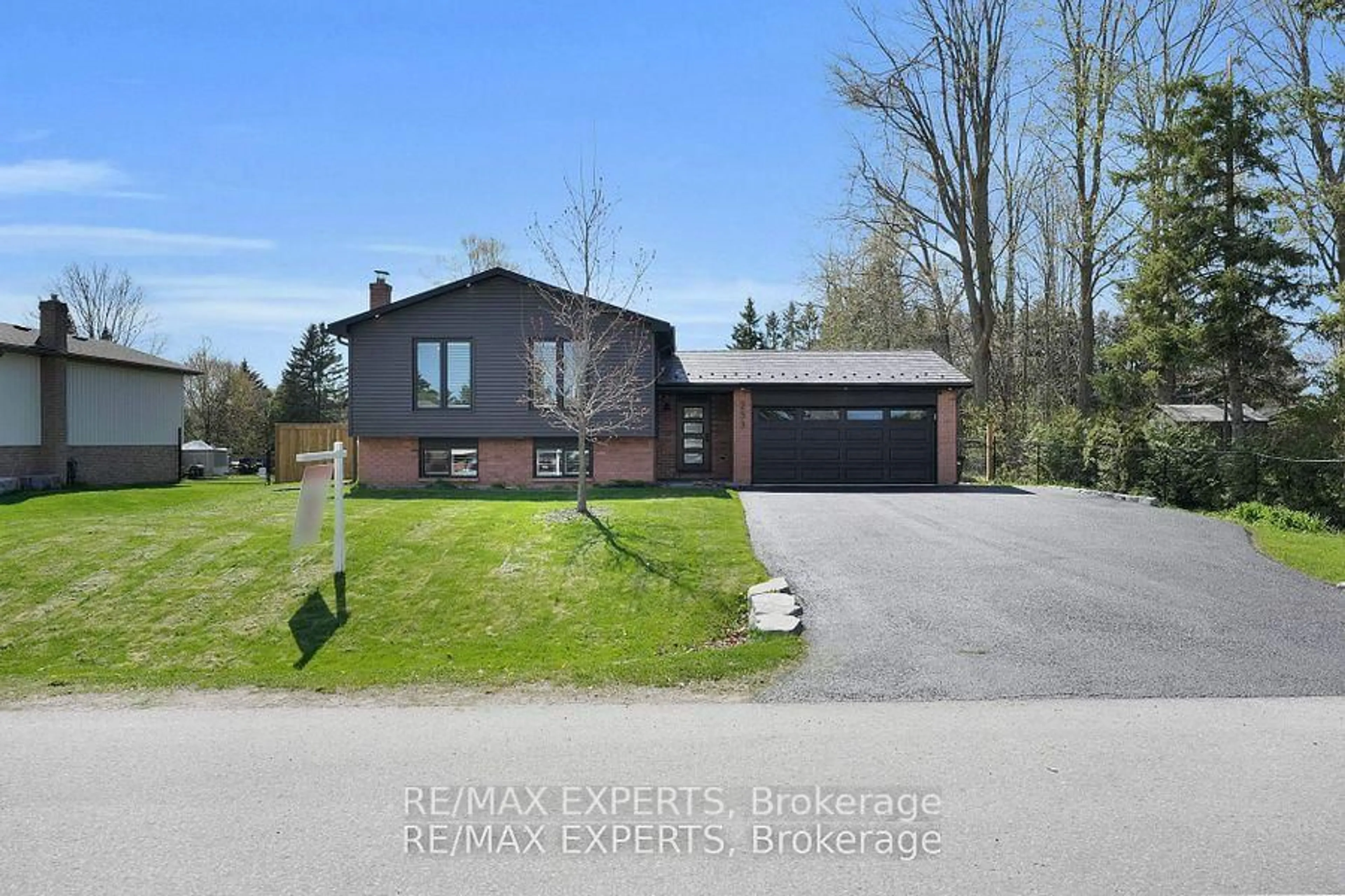 A pic from outside/outdoor area/front of a property/back of a property/a pic from drone, unknown for 253 Spencer Ave, Essa Ontario L0L 2N0