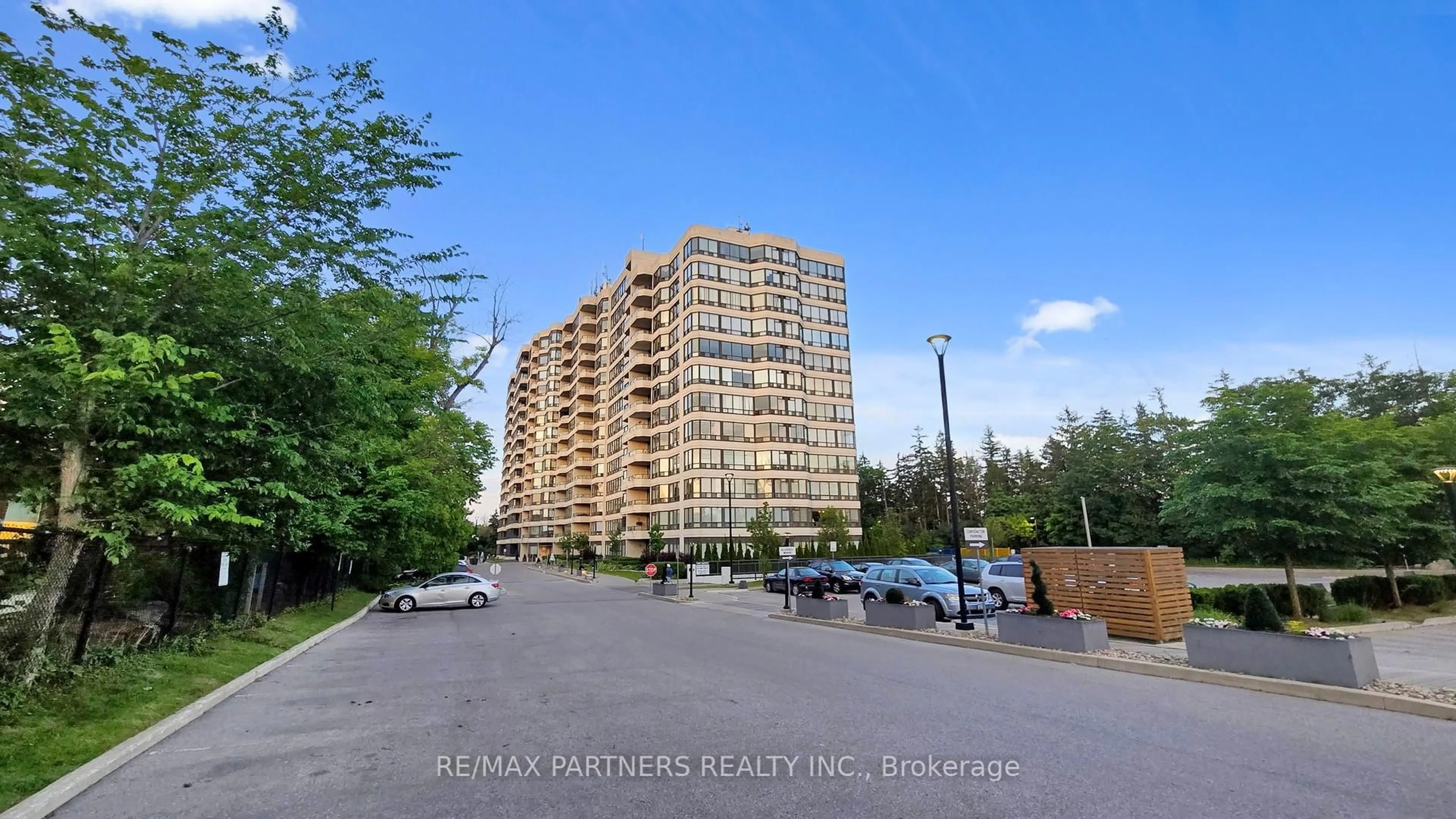 Unknown for 8501 Bayview Ave #907, Richmond Hill Ontario L4B 3J7