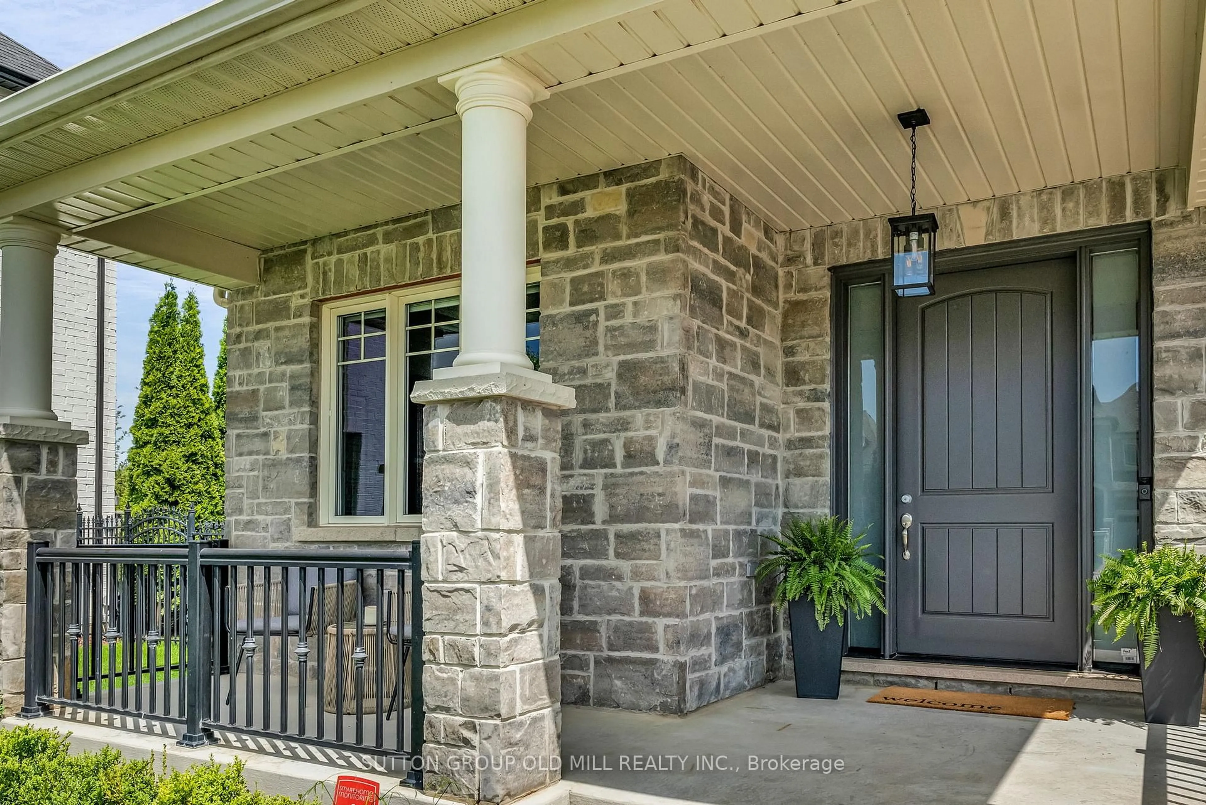 Indoor entryway for 28 Wedgeport Crt, King Ontario L0G 1N0