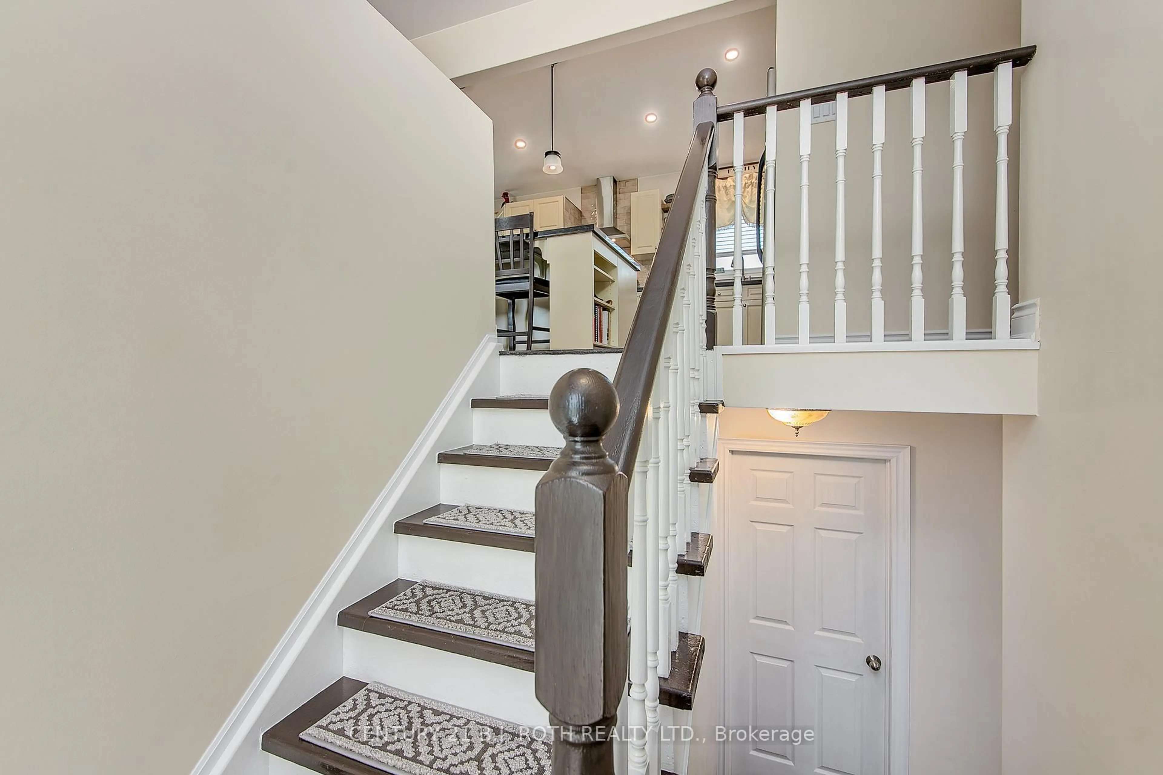 Stairs for 239 Centre St, Essa Ontario L0M 1B0