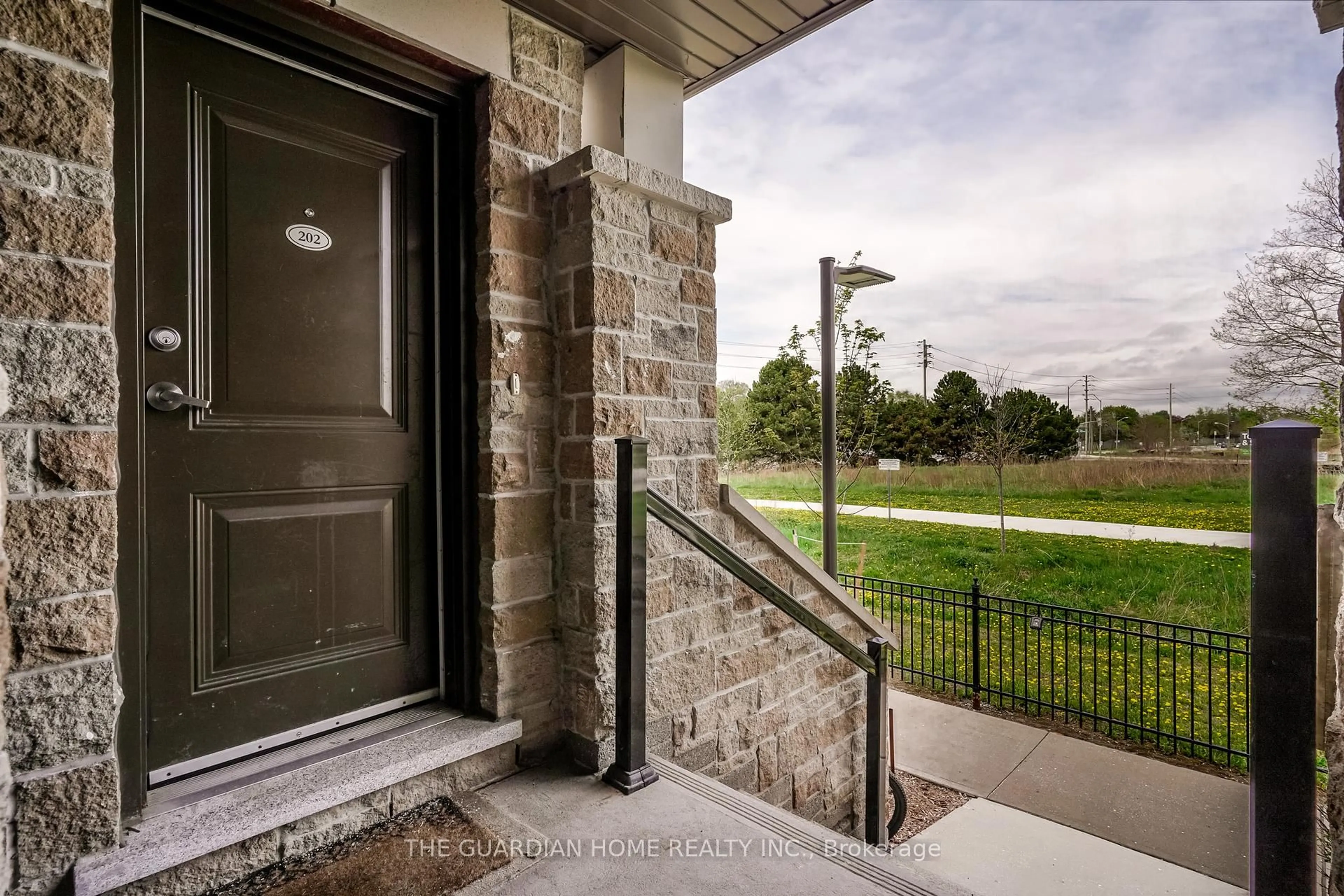 Indoor entryway for 10 Dunsheath Way #202, Markham Ontario L6B 1N3