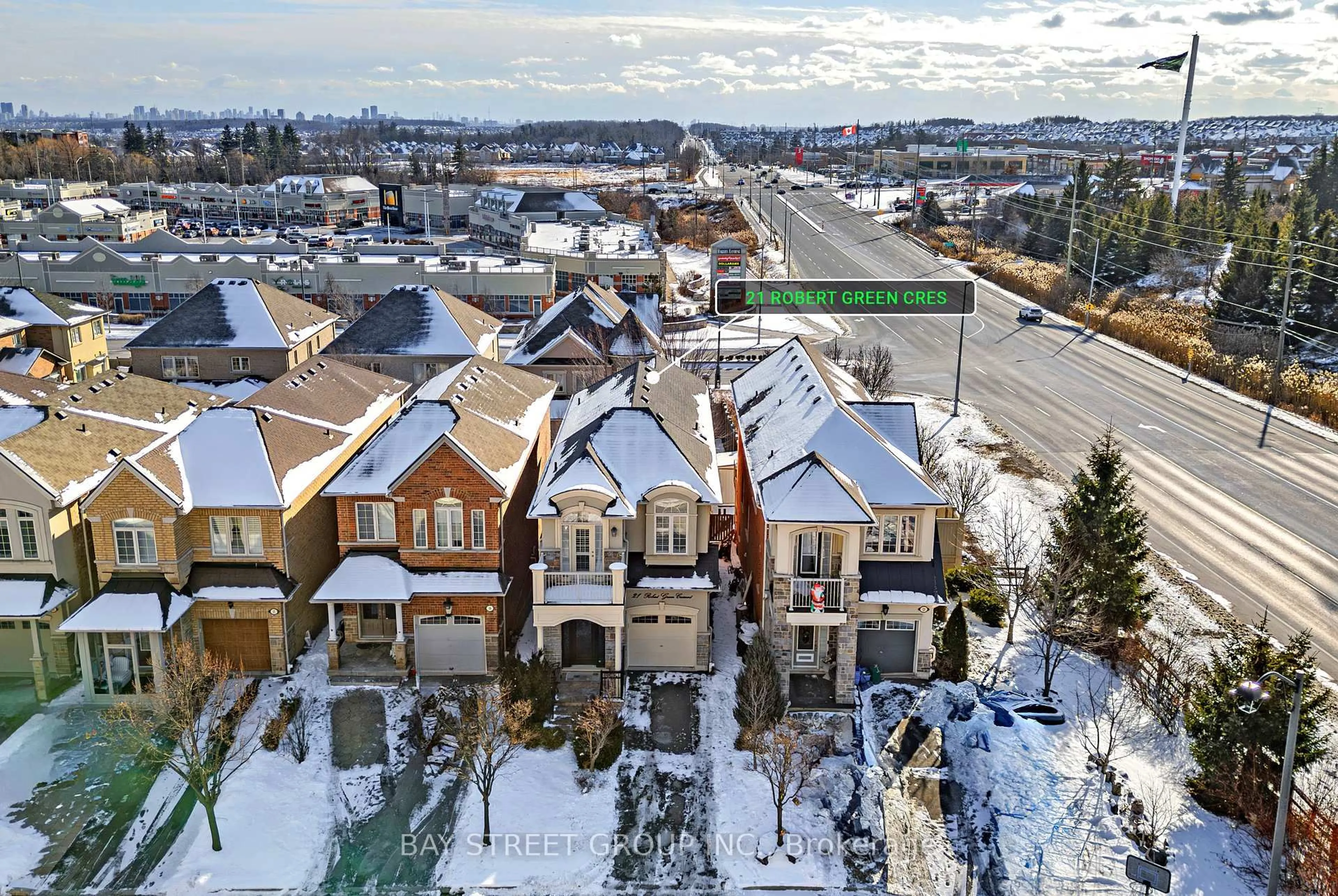 A pic from outside/outdoor area/front of a property/back of a property/a pic from drone, city buildings view from balcony for 21 Robert Green Cres, Vaughan Ontario L6A 0V6
