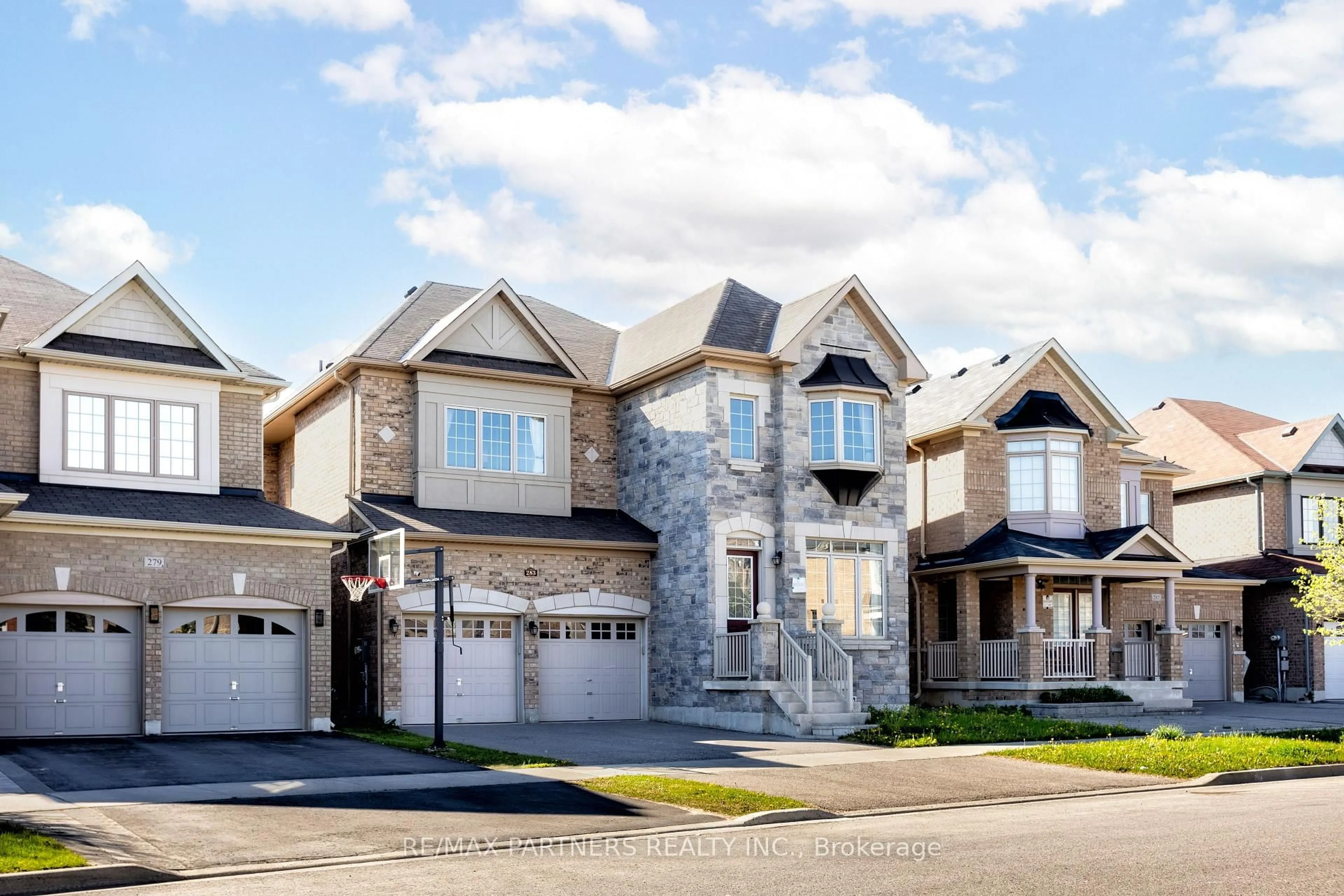 Home with brick exterior material, street for 283 Baker Hill Blvd, Whitchurch-Stouffville Ontario L4A 4P8