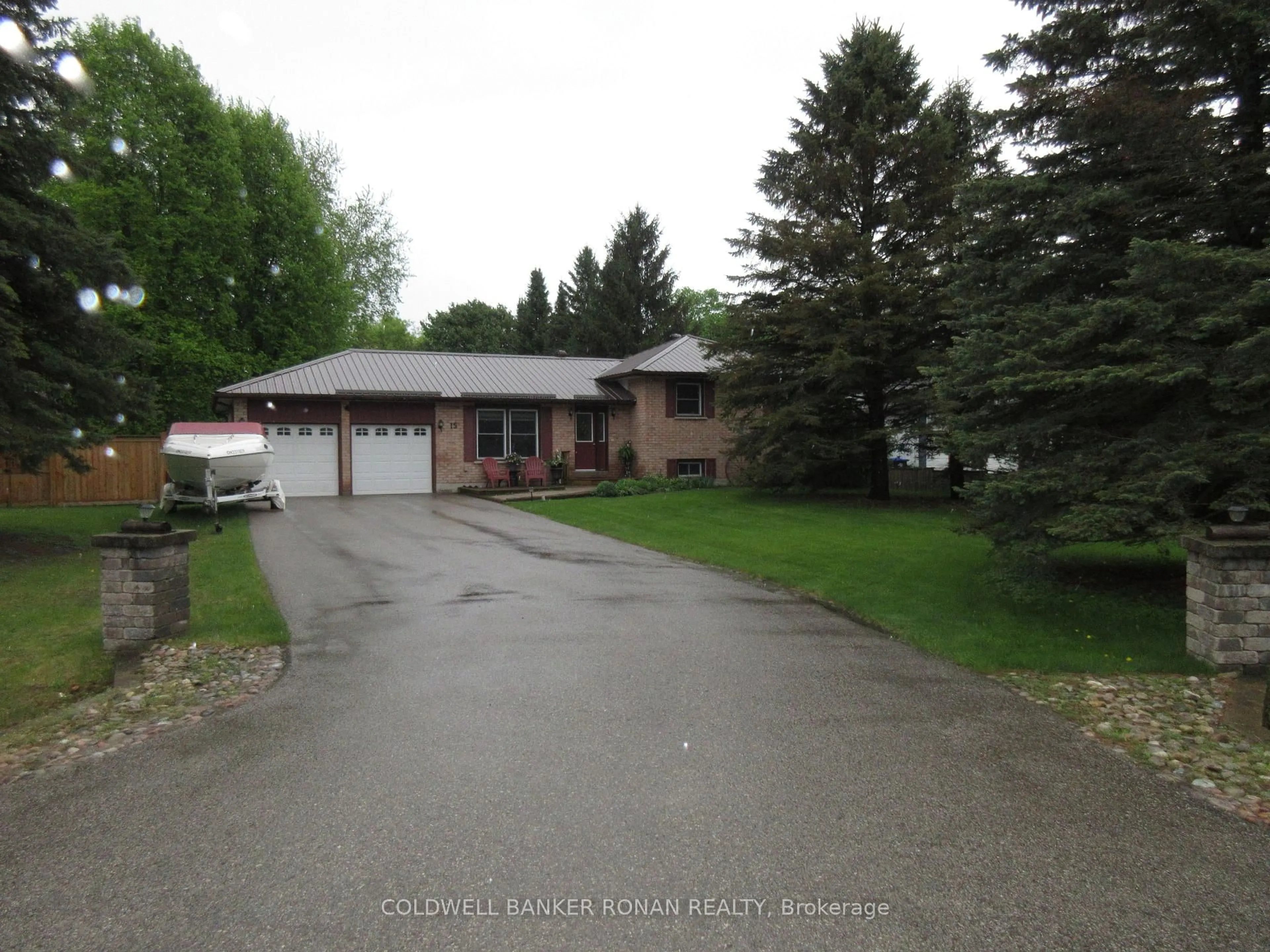 A pic from outside/outdoor area/front of a property/back of a property/a pic from drone, street for 15 Burbank Circ, Adjala-Tosorontio Ontario L0M 1J0