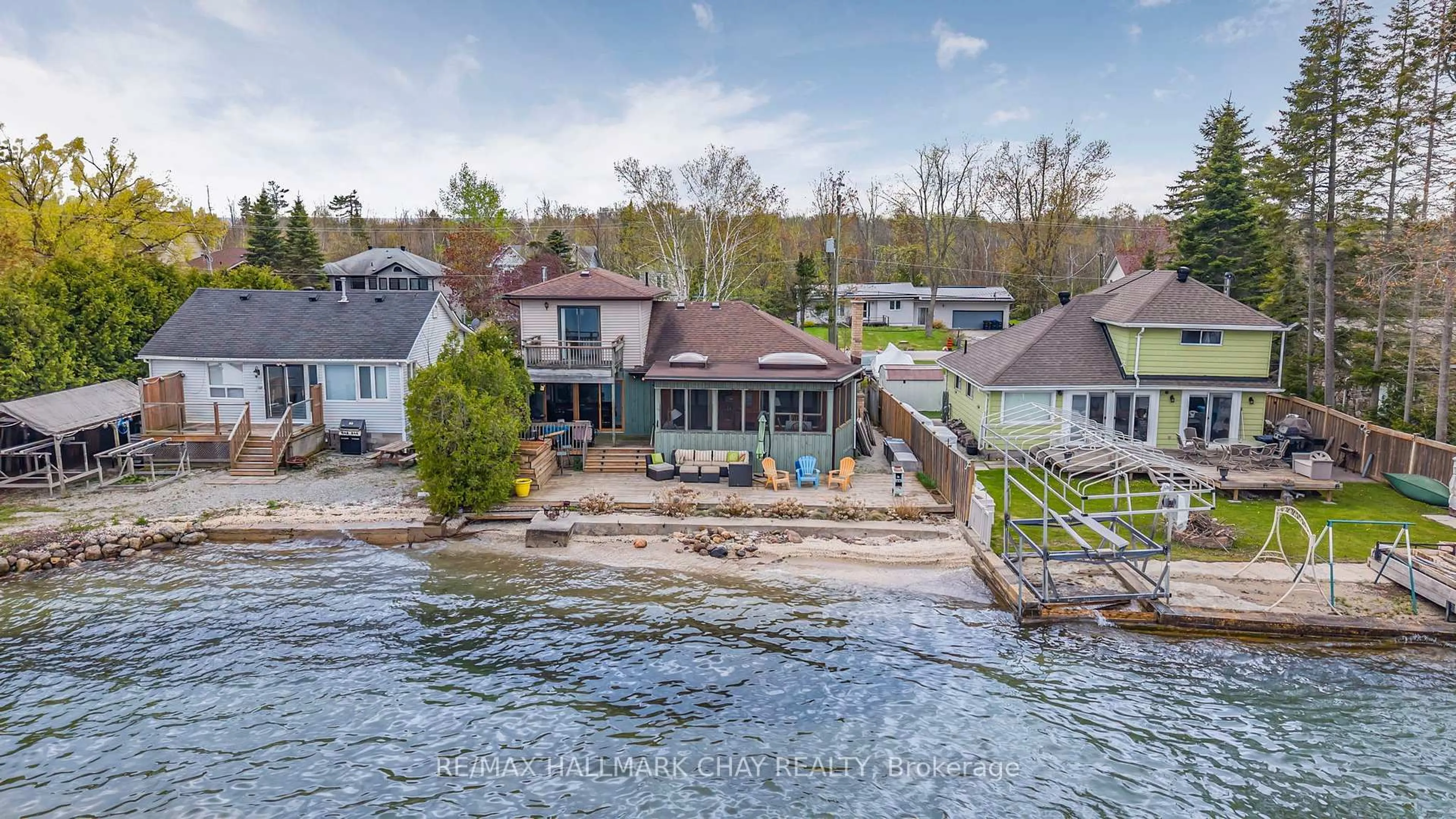A pic from outside/outdoor area/front of a property/back of a property/a pic from drone, water/lake/river/ocean view for 2617 Leonard St, Innisfil Ontario L9S 3V3