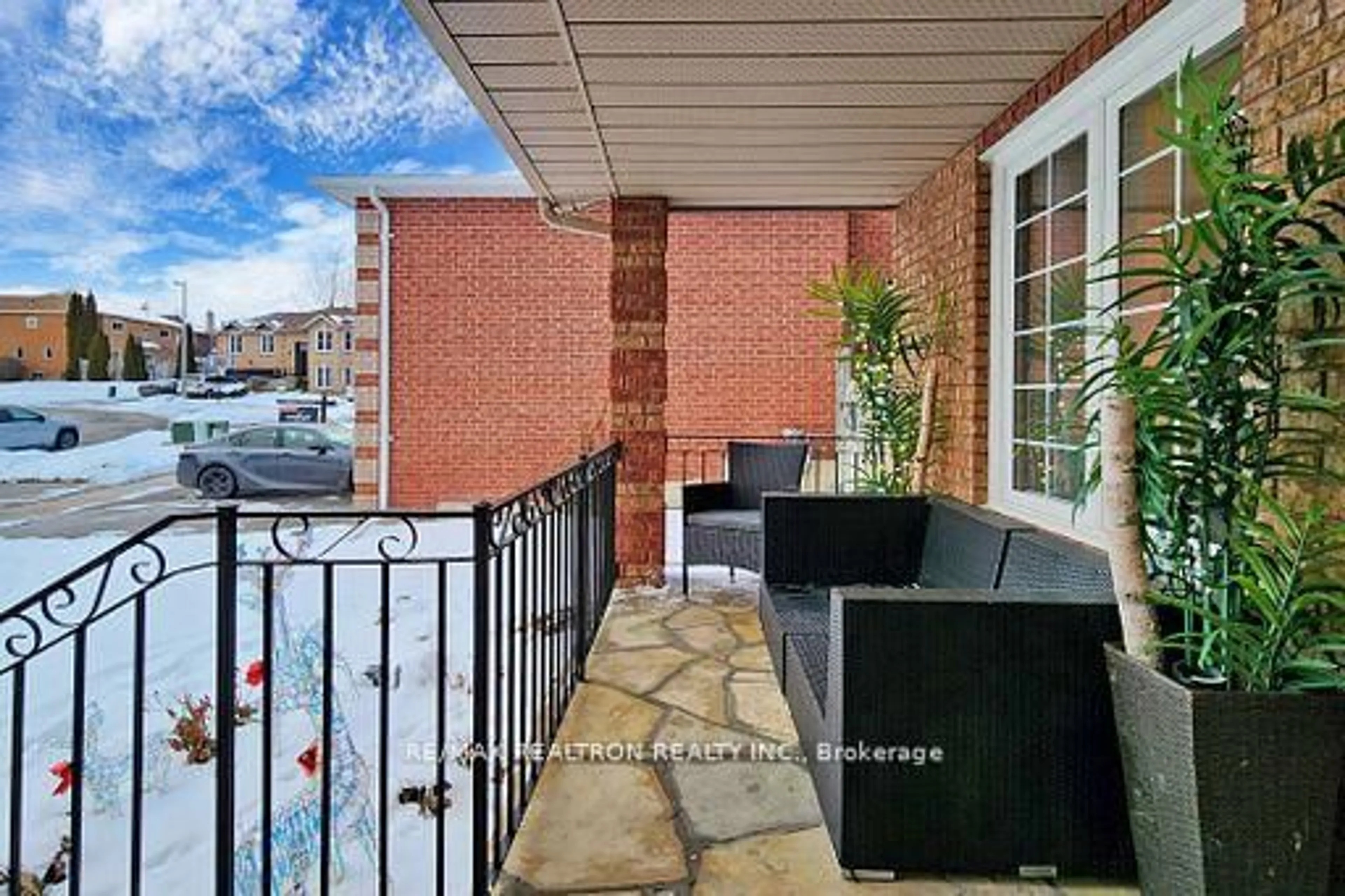Balcony in the apartment, unknown for 21 Litner Cres, Georgina Ontario L4P 3V1