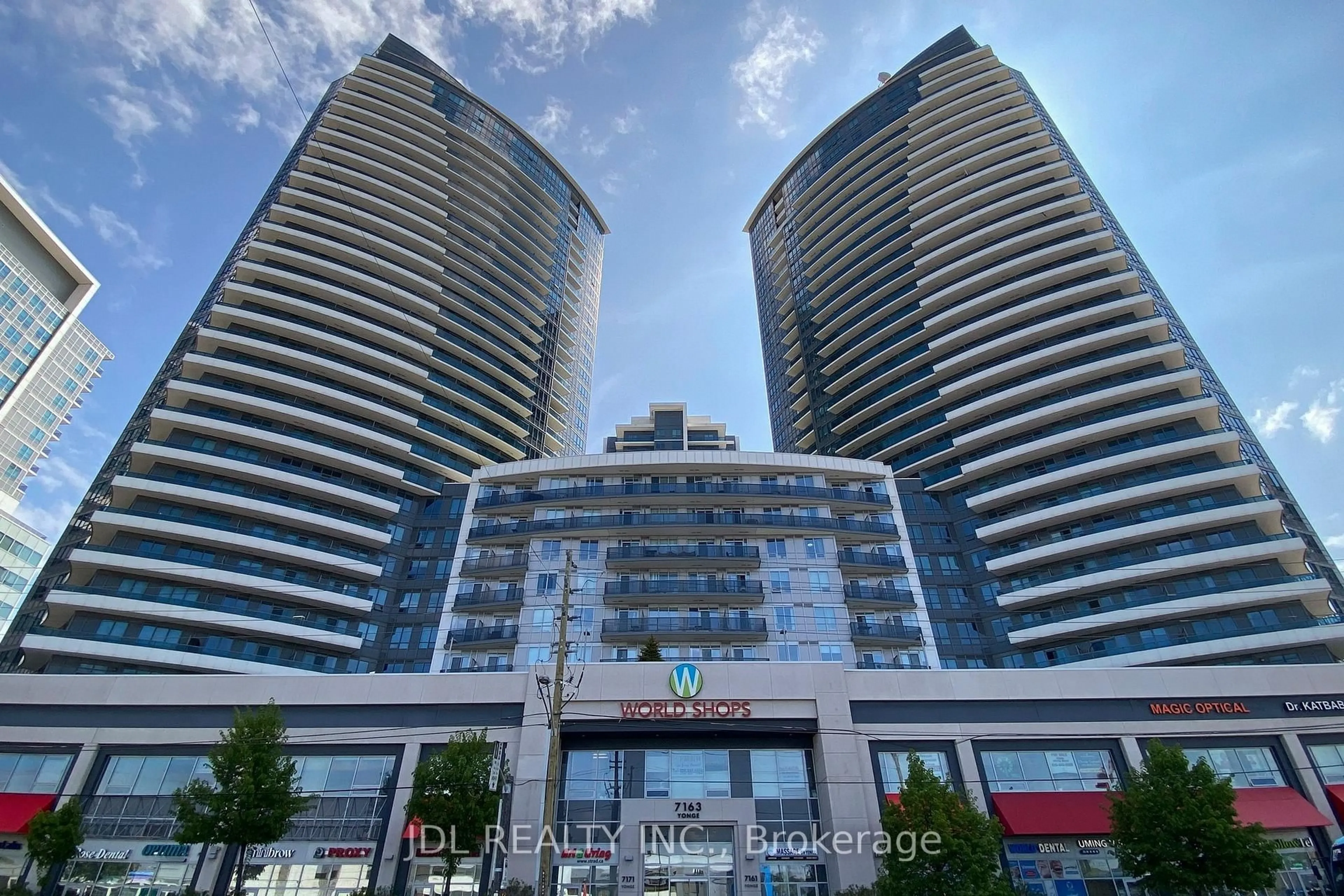 Indoor foyer for 7171 Yonge St #736, Markham Ontario L3T 0C5