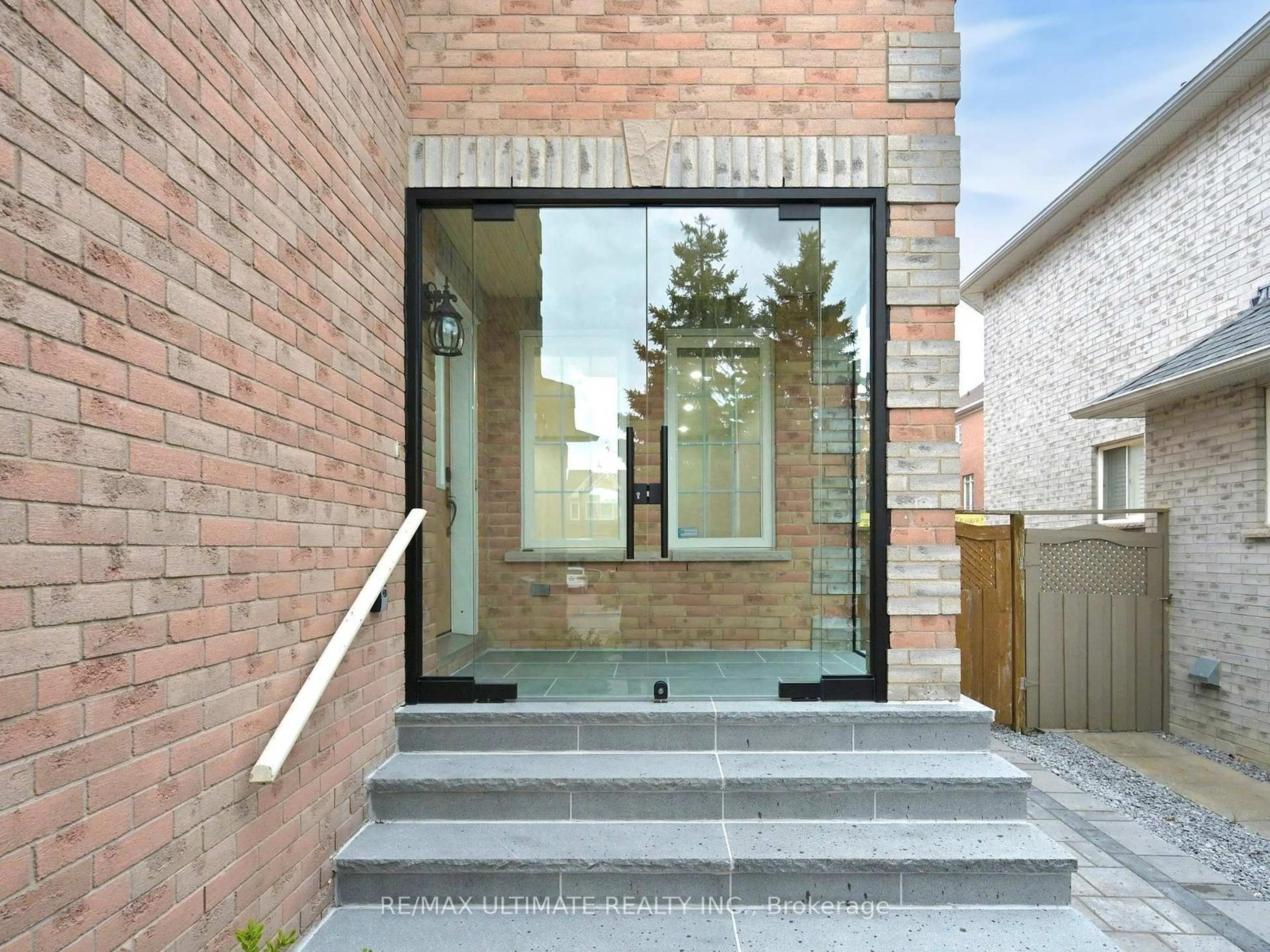 Home with brick exterior material, street for 143 Halterwood Circ, Markham Ontario L3P 7T2