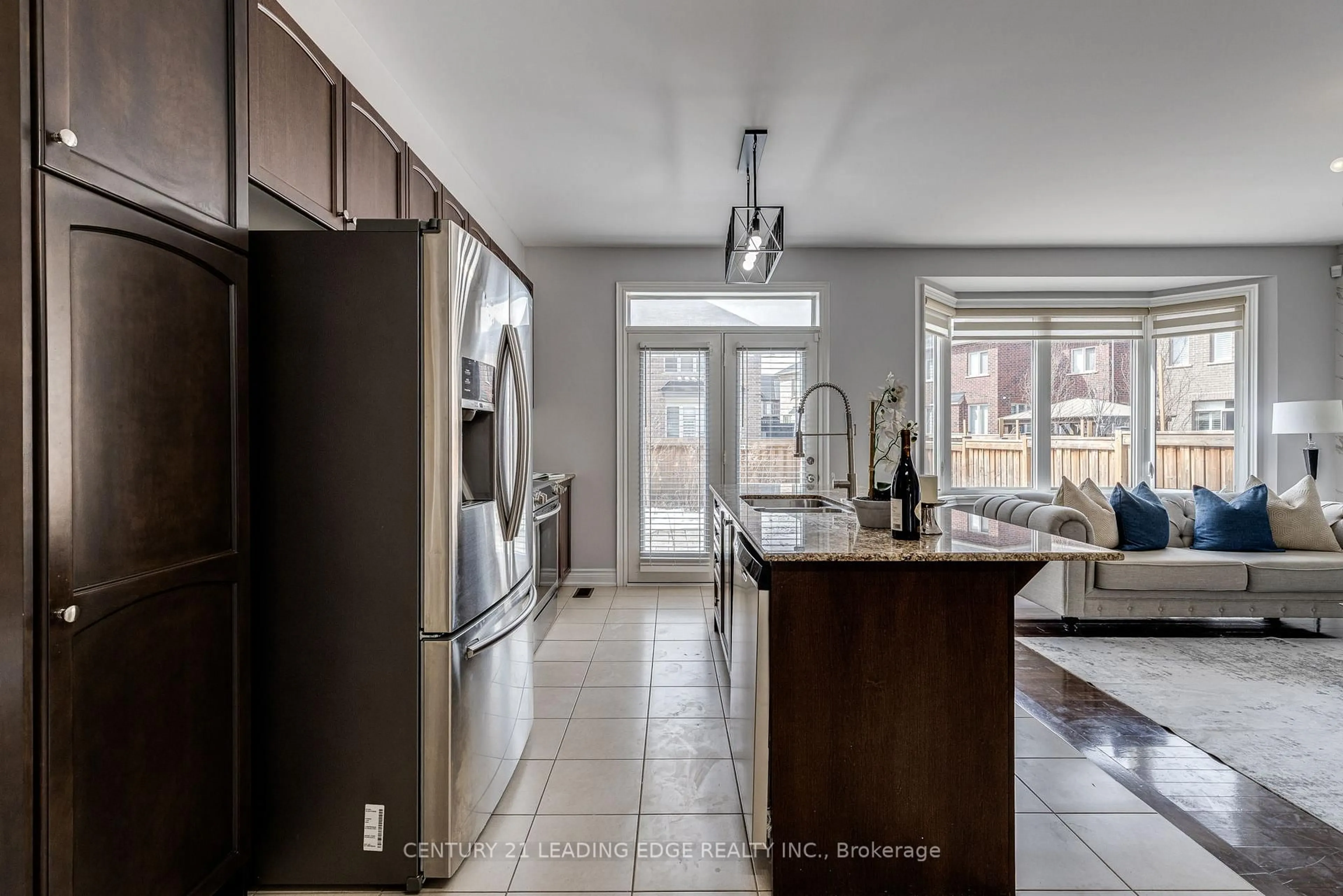 Open concept kitchen, ceramic/tile floor for 102 MACTIER Dr, Vaughan Ontario L4H 4T9