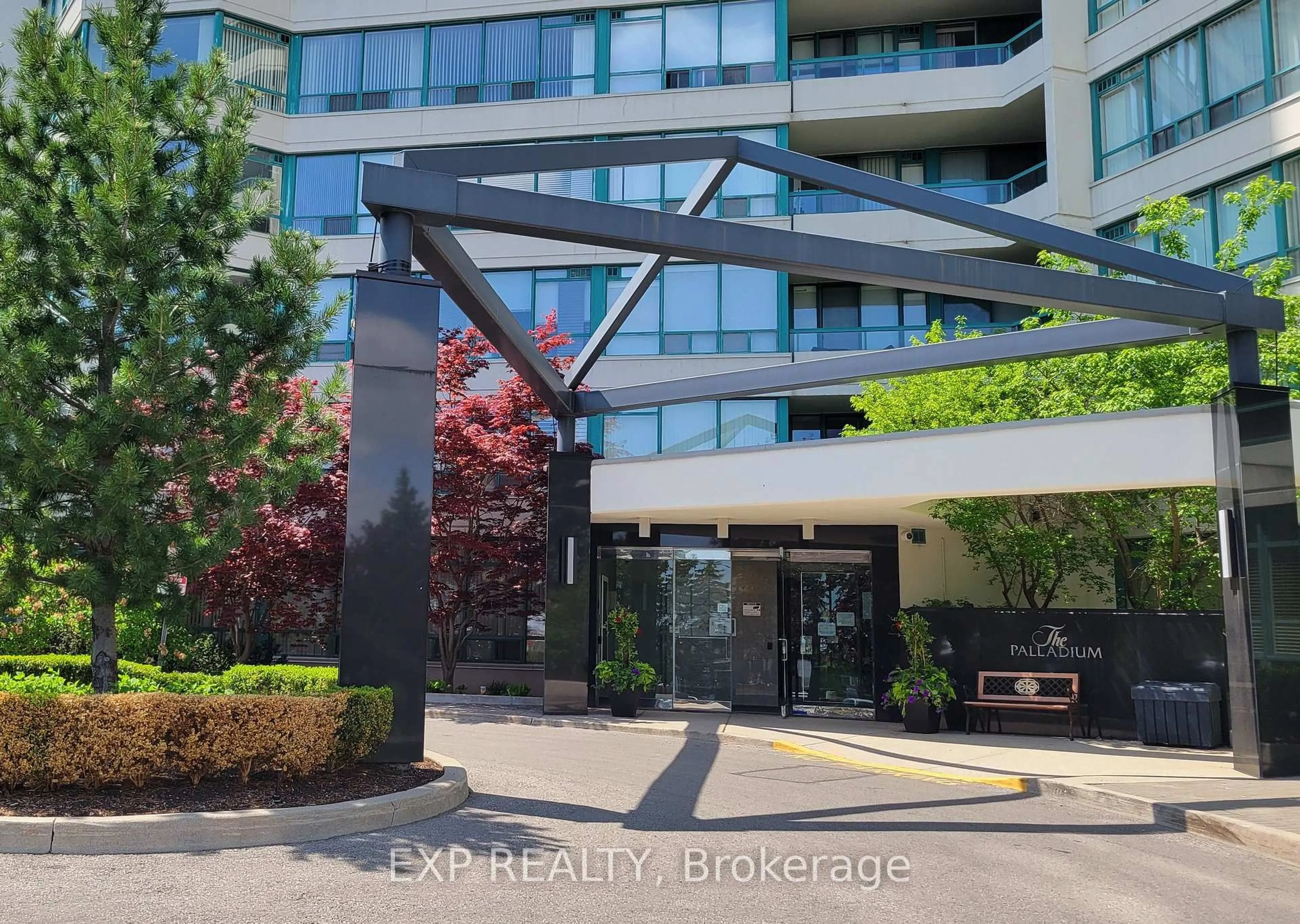 Indoor foyer for 7250 Yonge St #1005, Vaughan Ontario L4J 7X1