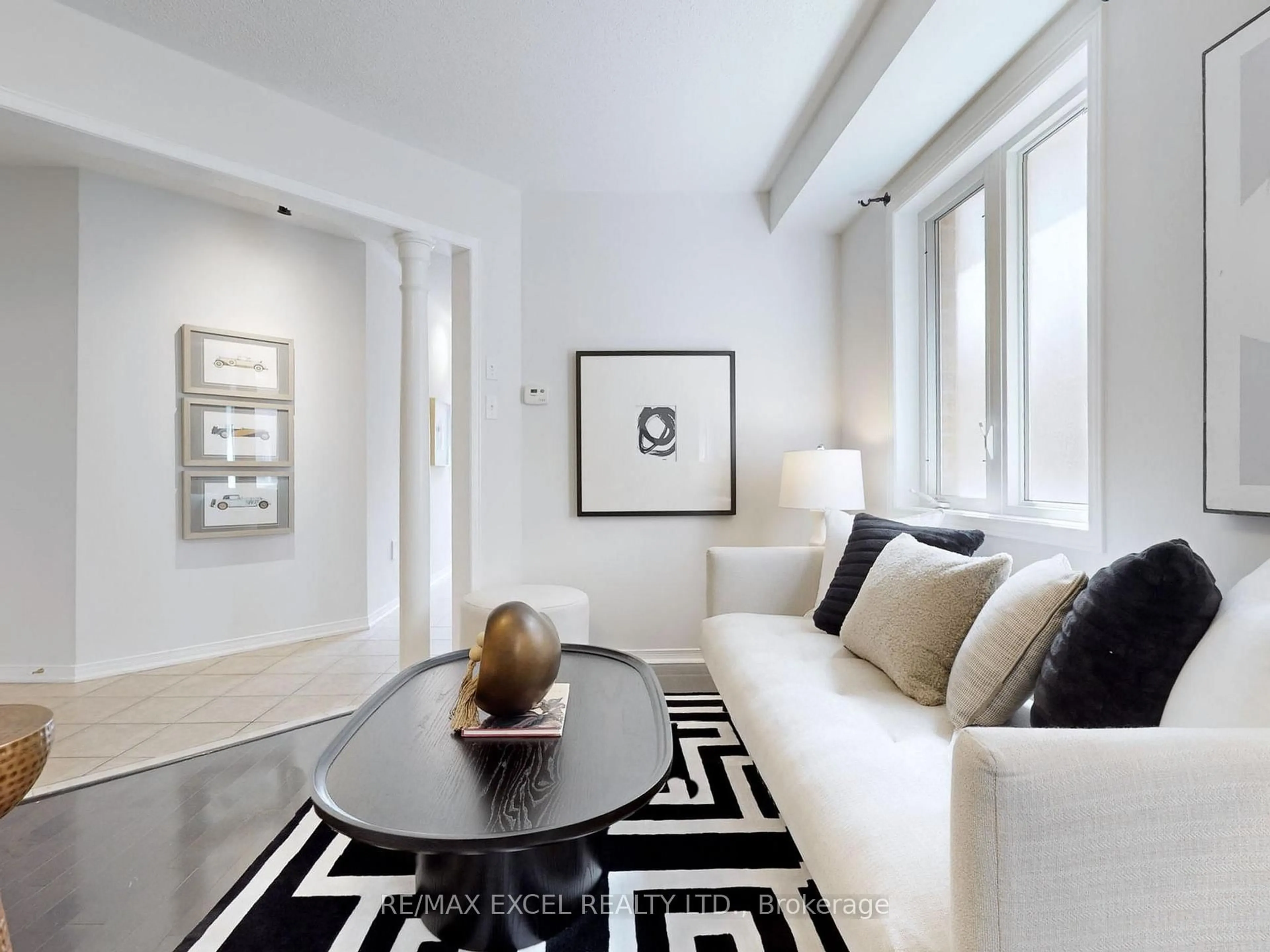 Living room with furniture, carpet floor for 67 Duffin Dr, Whitchurch-Stouffville Ontario L4A 0R6