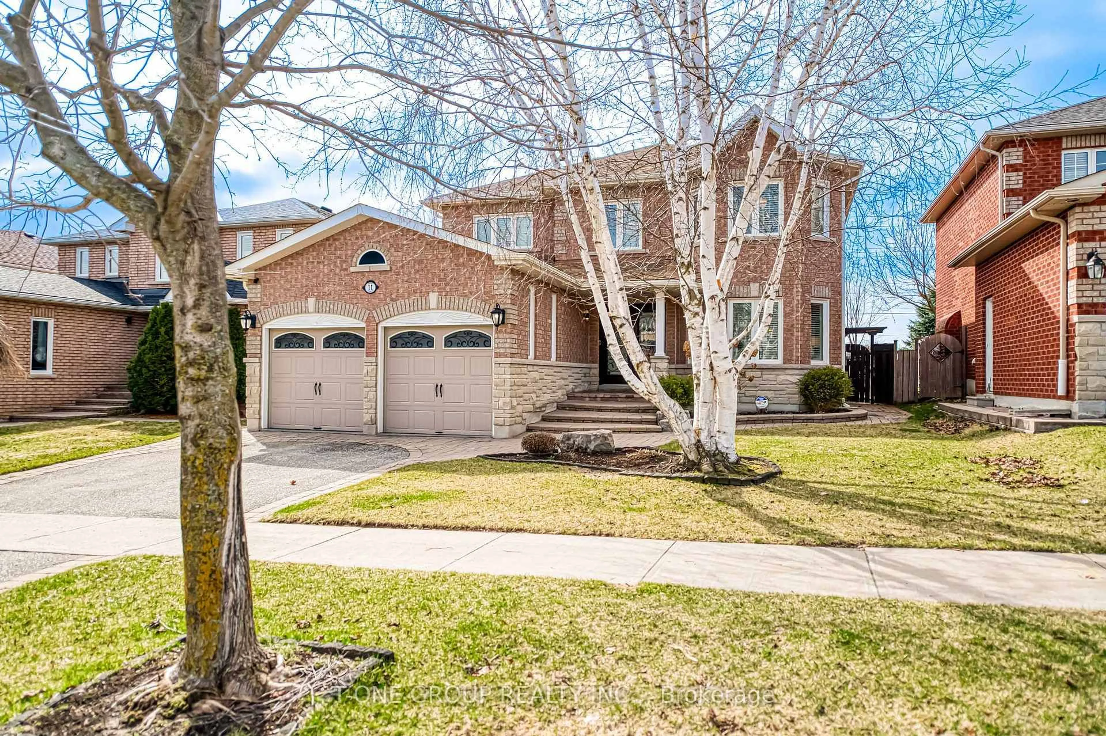 Home with brick exterior material, street for 11 Saint Ave, Bradford West Gwillimbury Ontario L3Z 3E6