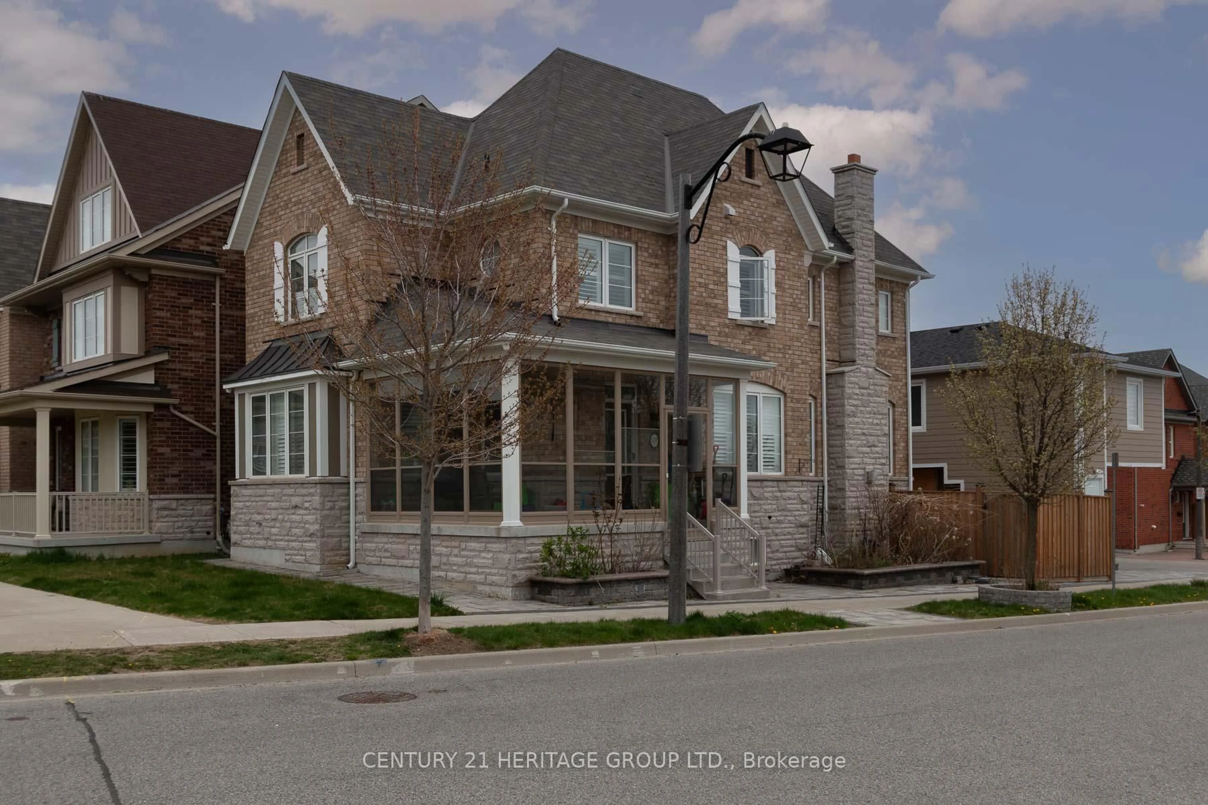 Home with brick exterior material, street for 107 Lawrence Pilkington Ave, Markham Ontario L5B 0Y6