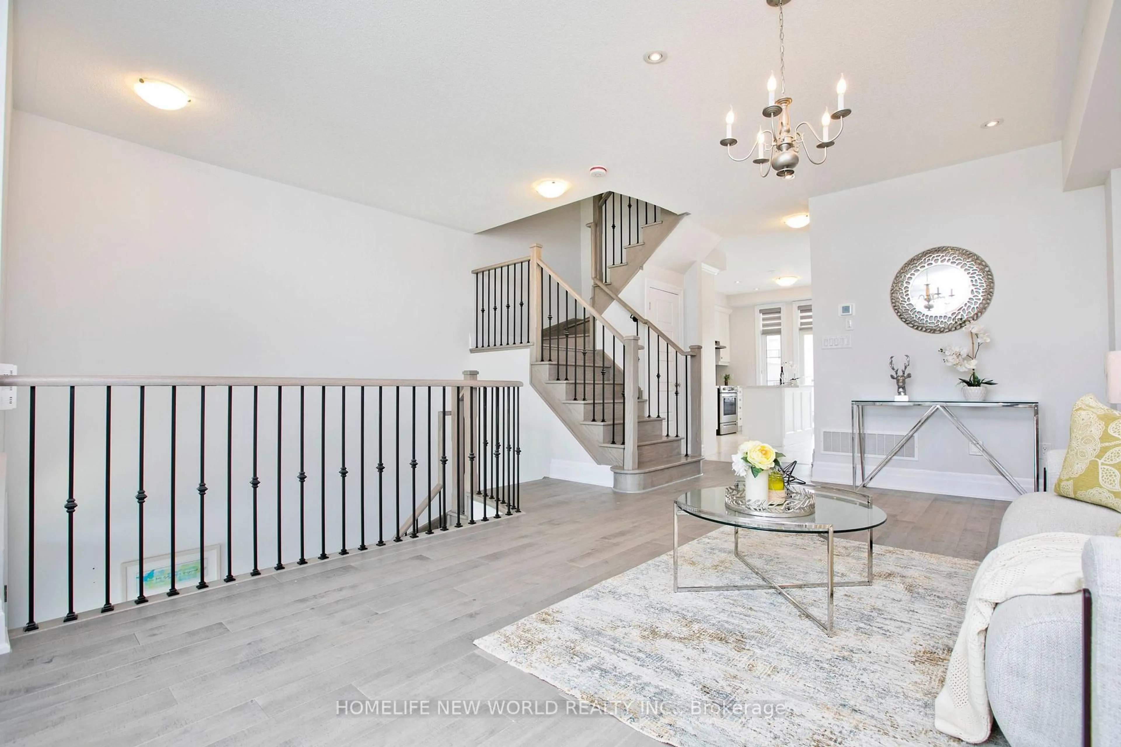 Indoor entryway for 18 Campobello St, Vaughan Ontario L6A 5B3