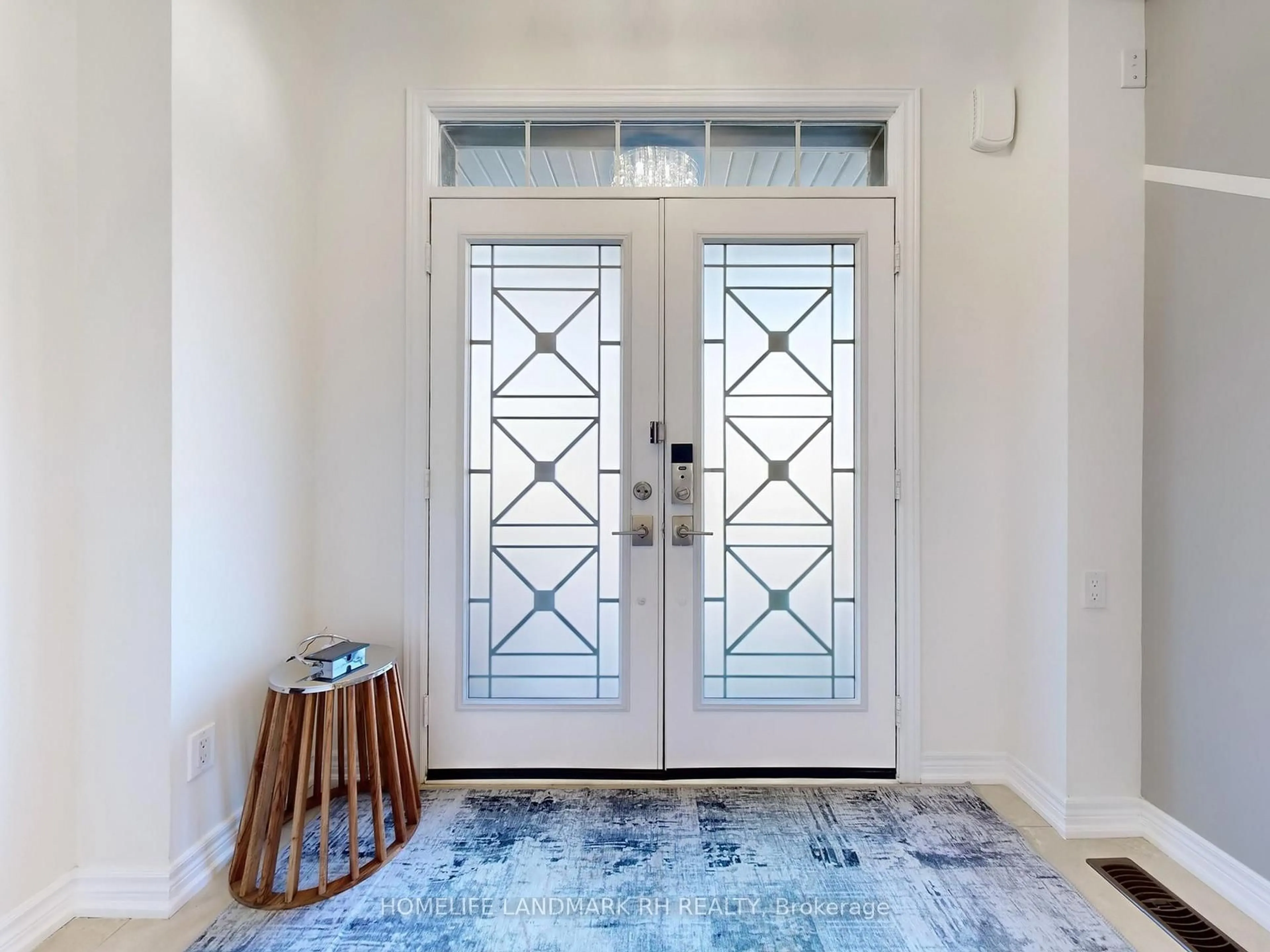 Indoor entryway for 77 Collier Cres, Markham Ontario L6E 0E7