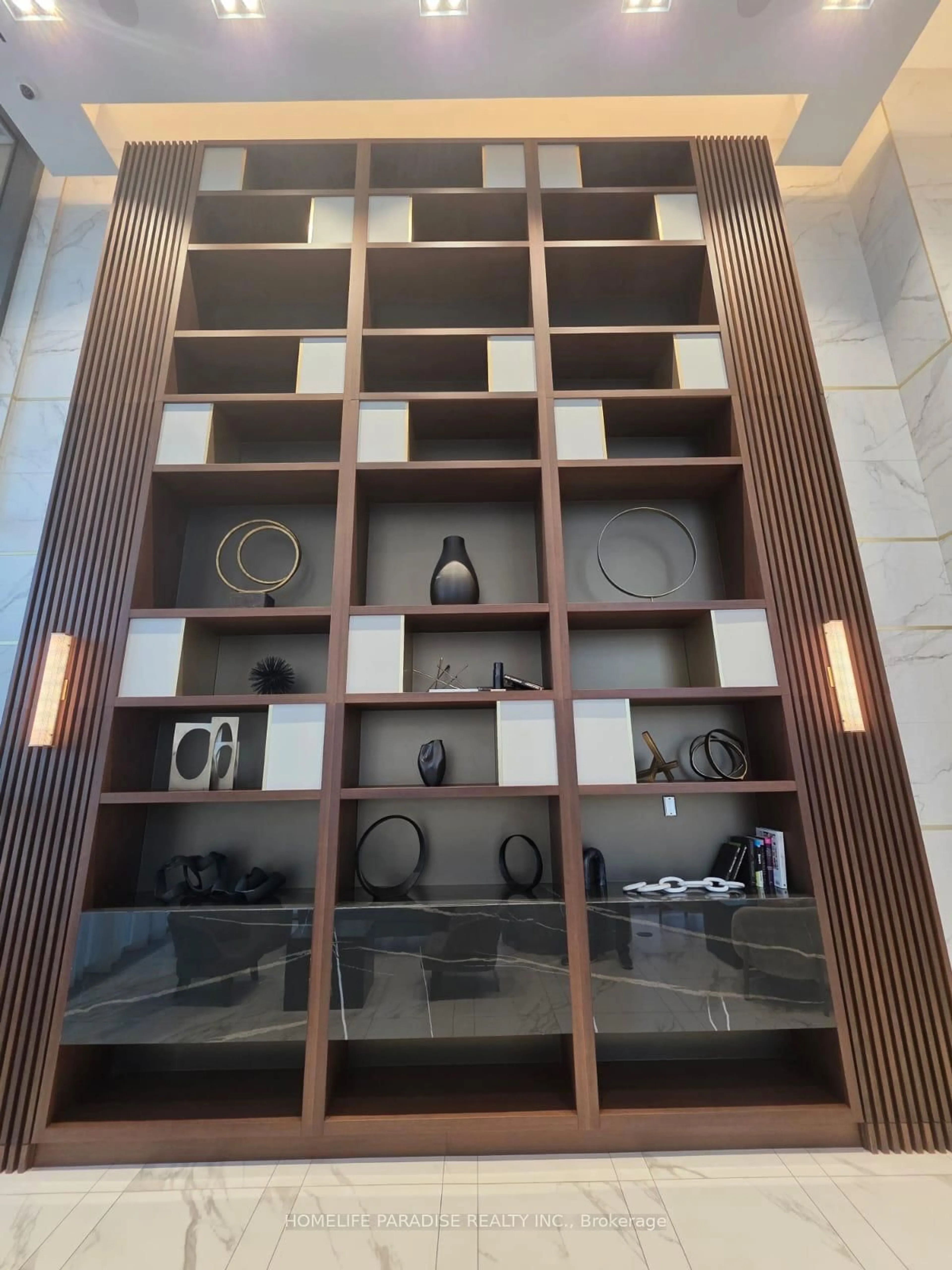 Lobby for 950 Portage Pkwy #812, Vaughan Ontario L4K 0J7