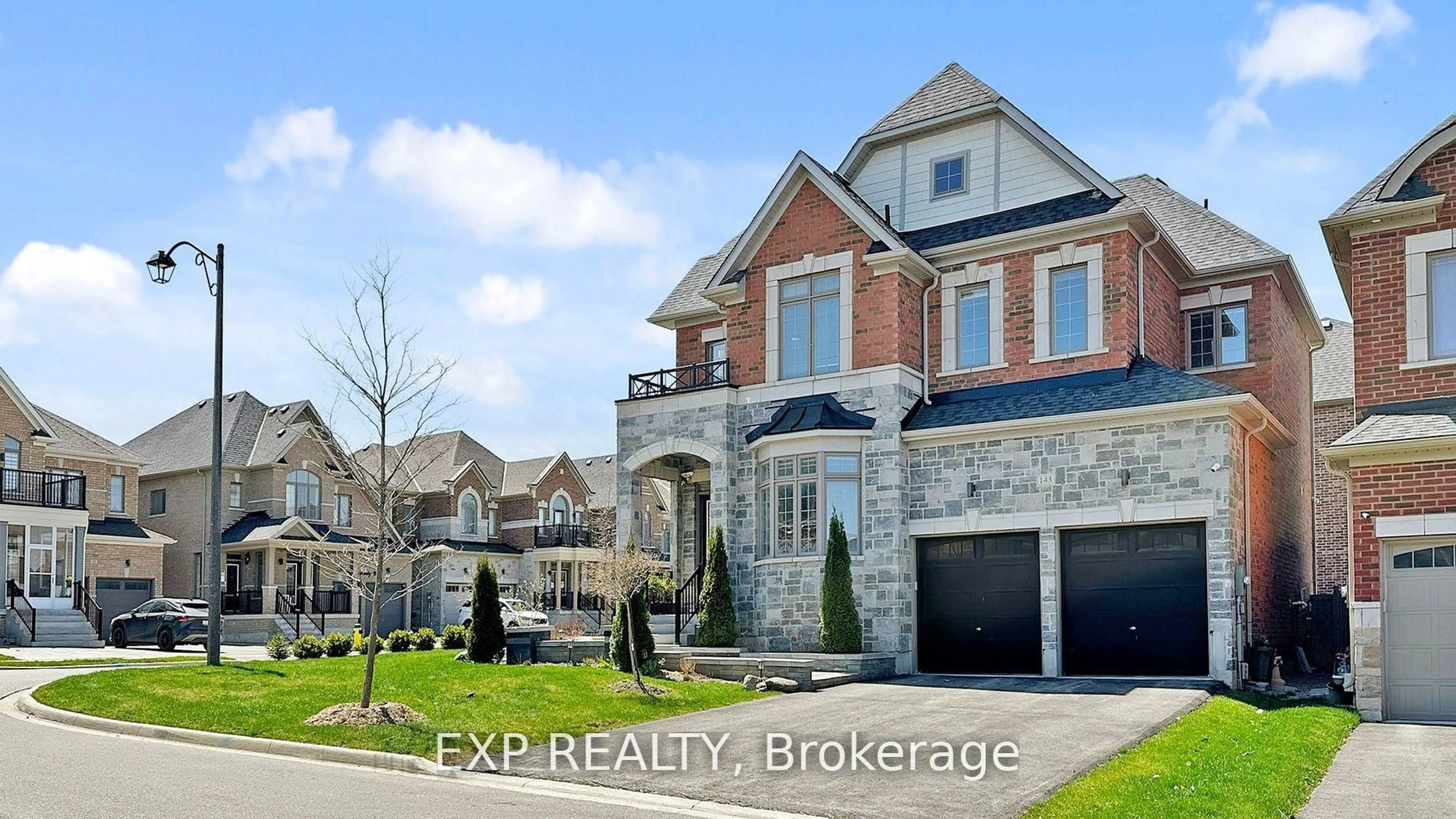 Home with brick exterior material, street for 143 frank kelly Dr, East Gwillimbury Ontario L9N 0V1