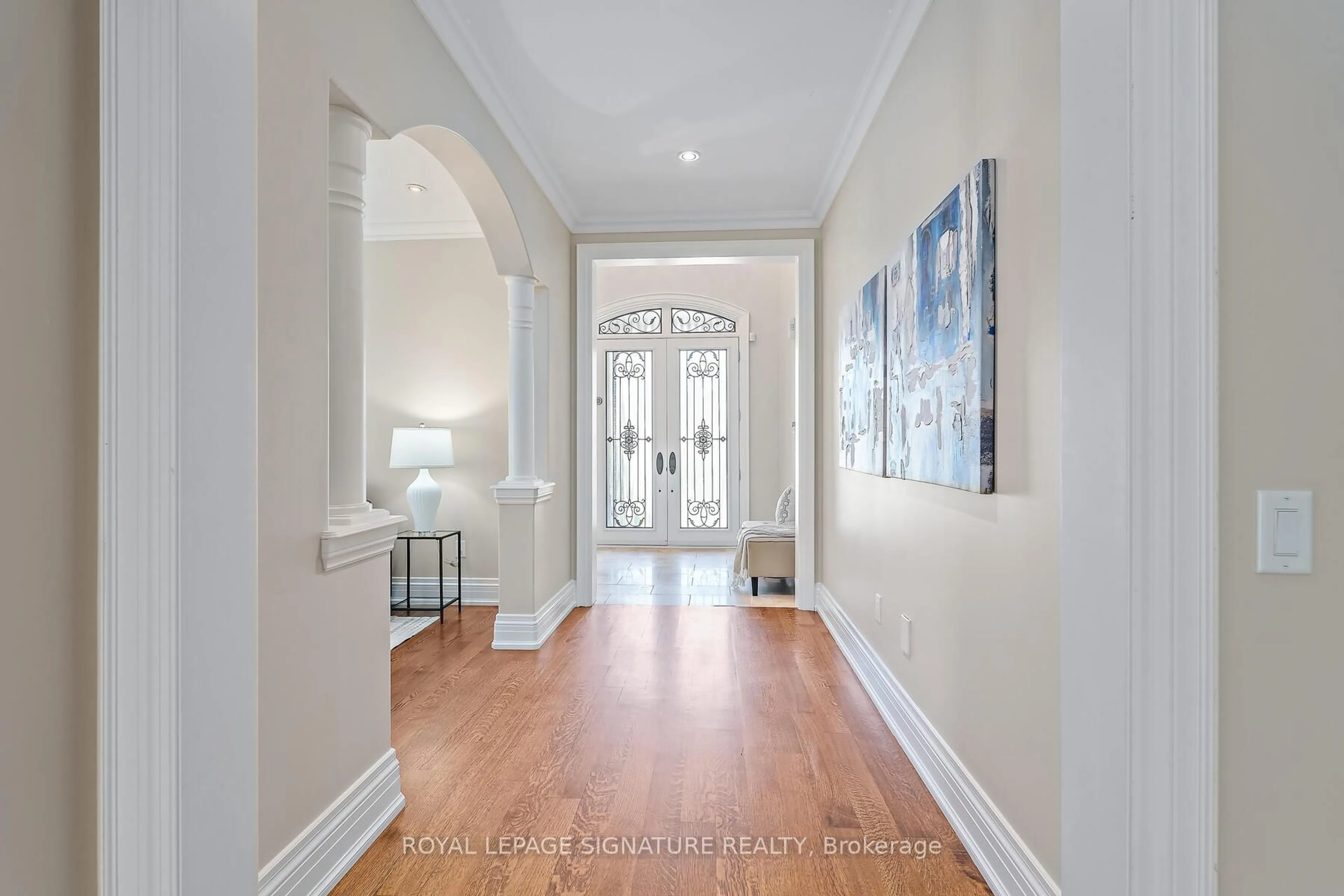 Indoor entryway for 92 Sir Modesto Crt, Vaughan Ontario L6A 4G2