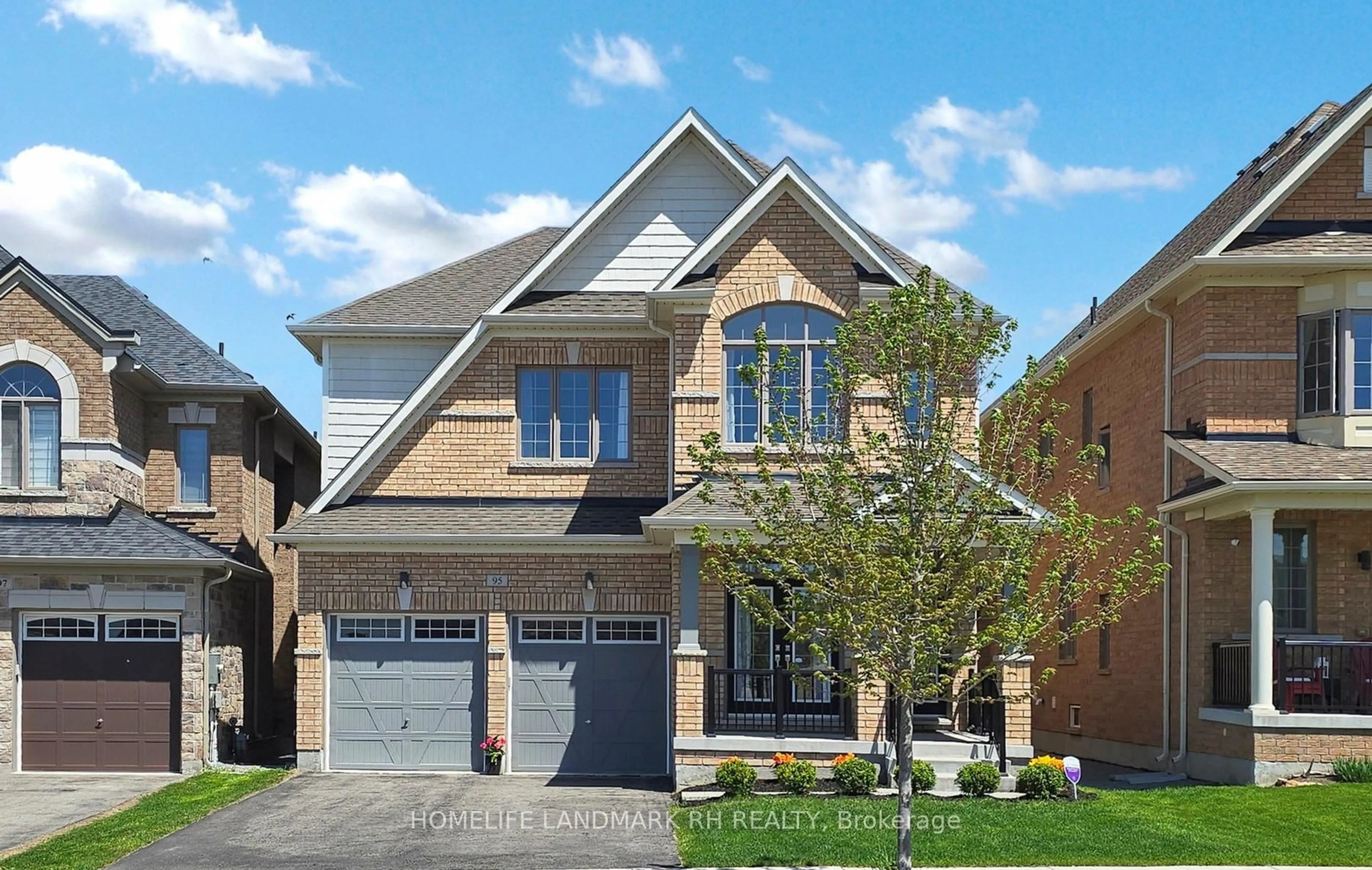 Home with brick exterior material, street for 95 Dog Wood Blvd, East Gwillimbury Ontario L9N 1G5