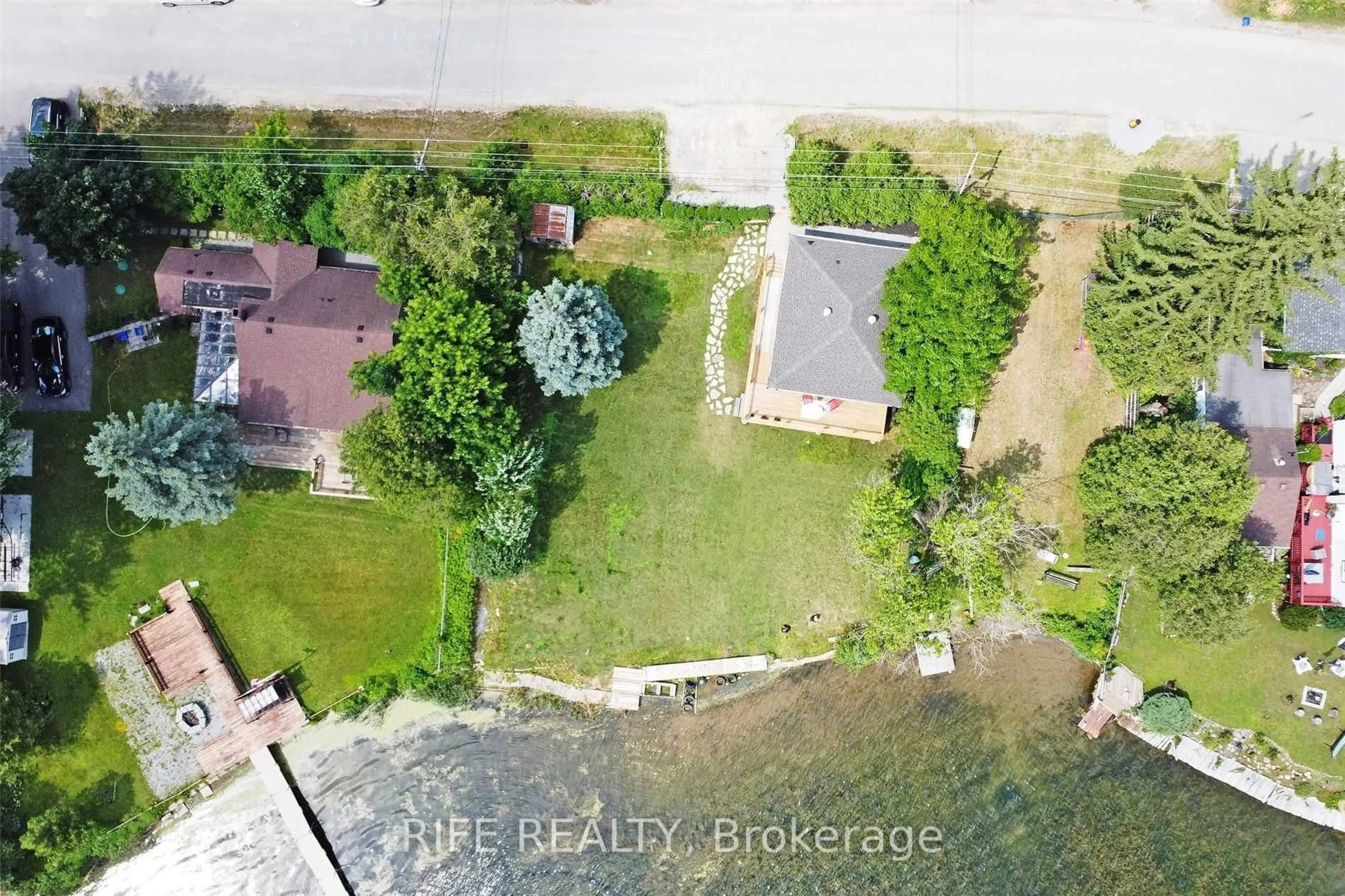 A pic from outside/outdoor area/front of a property/back of a property/a pic from drone, unknown for 41 Connor Dr, Whitchurch-Stouffville Ontario L4A 7X3