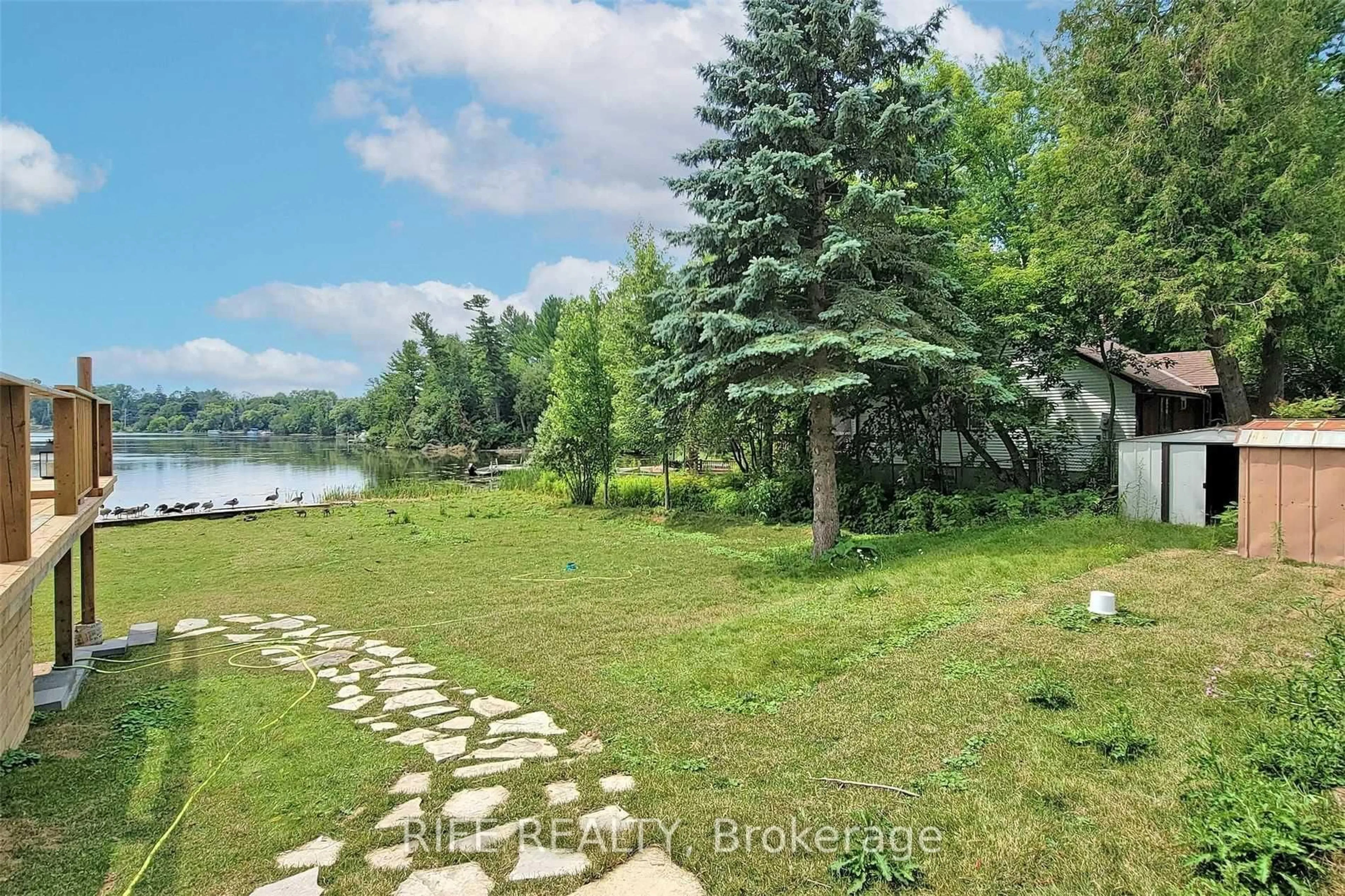 A pic from outside/outdoor area/front of a property/back of a property/a pic from drone, water/lake/river/ocean view for 41 Connor Dr, Whitchurch-Stouffville Ontario L4A 7X3