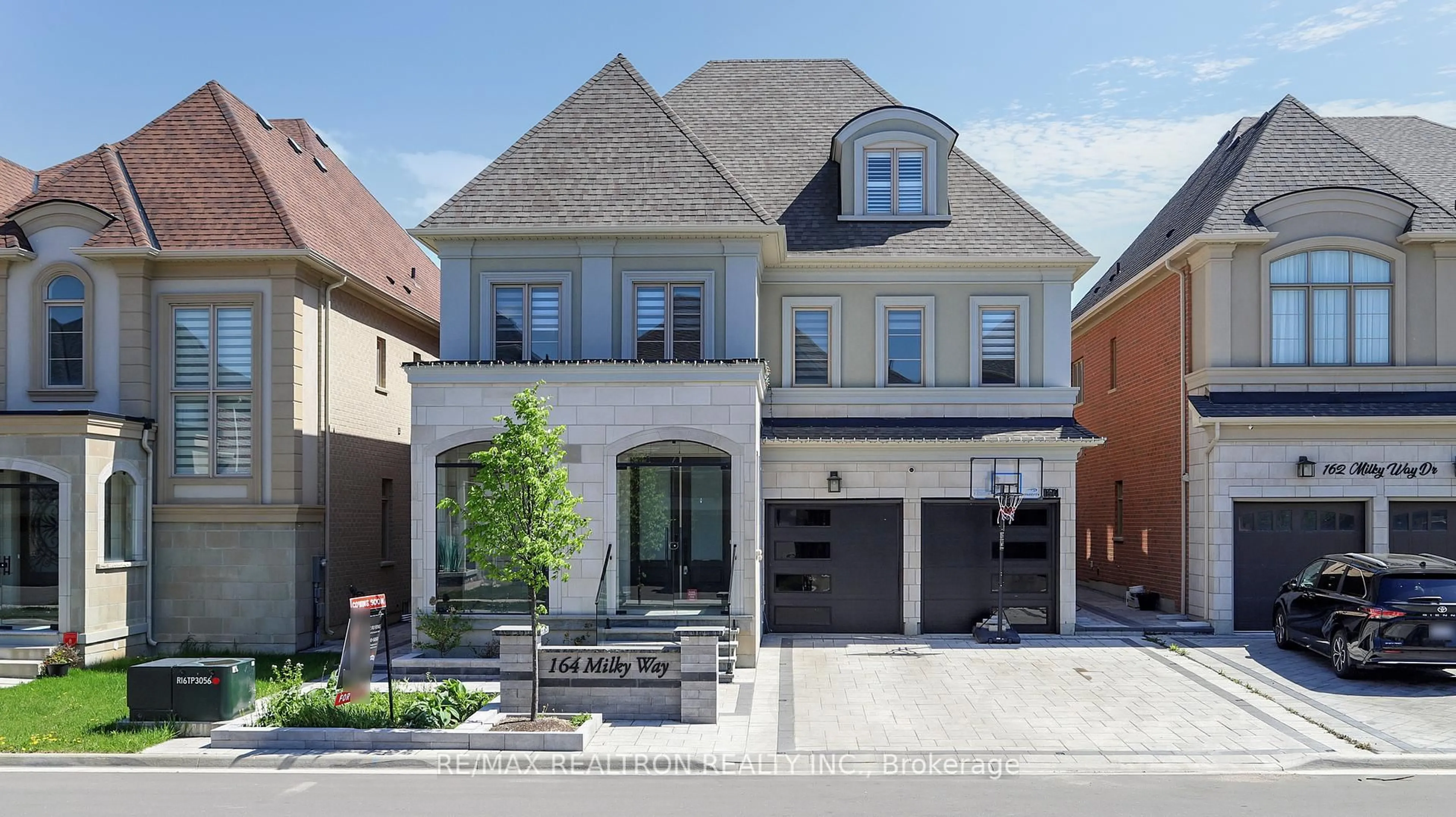 Home with brick exterior material, street for 164 Milky Way Dr, Richmond Hill Ontario L4C 4Y3