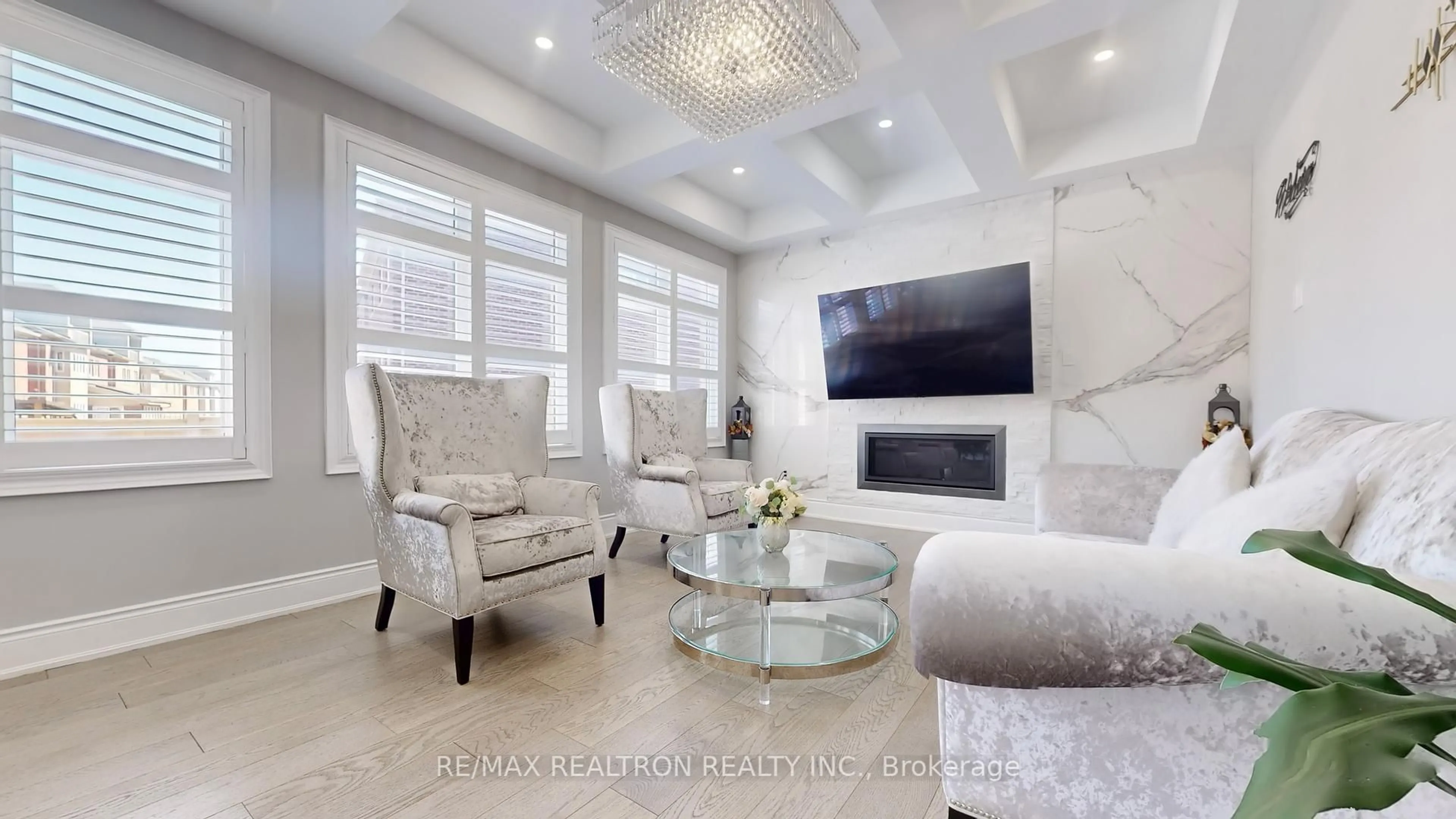 Living room with furniture, unknown for 164 Milky Way Dr, Richmond Hill Ontario L4C 4Y3
