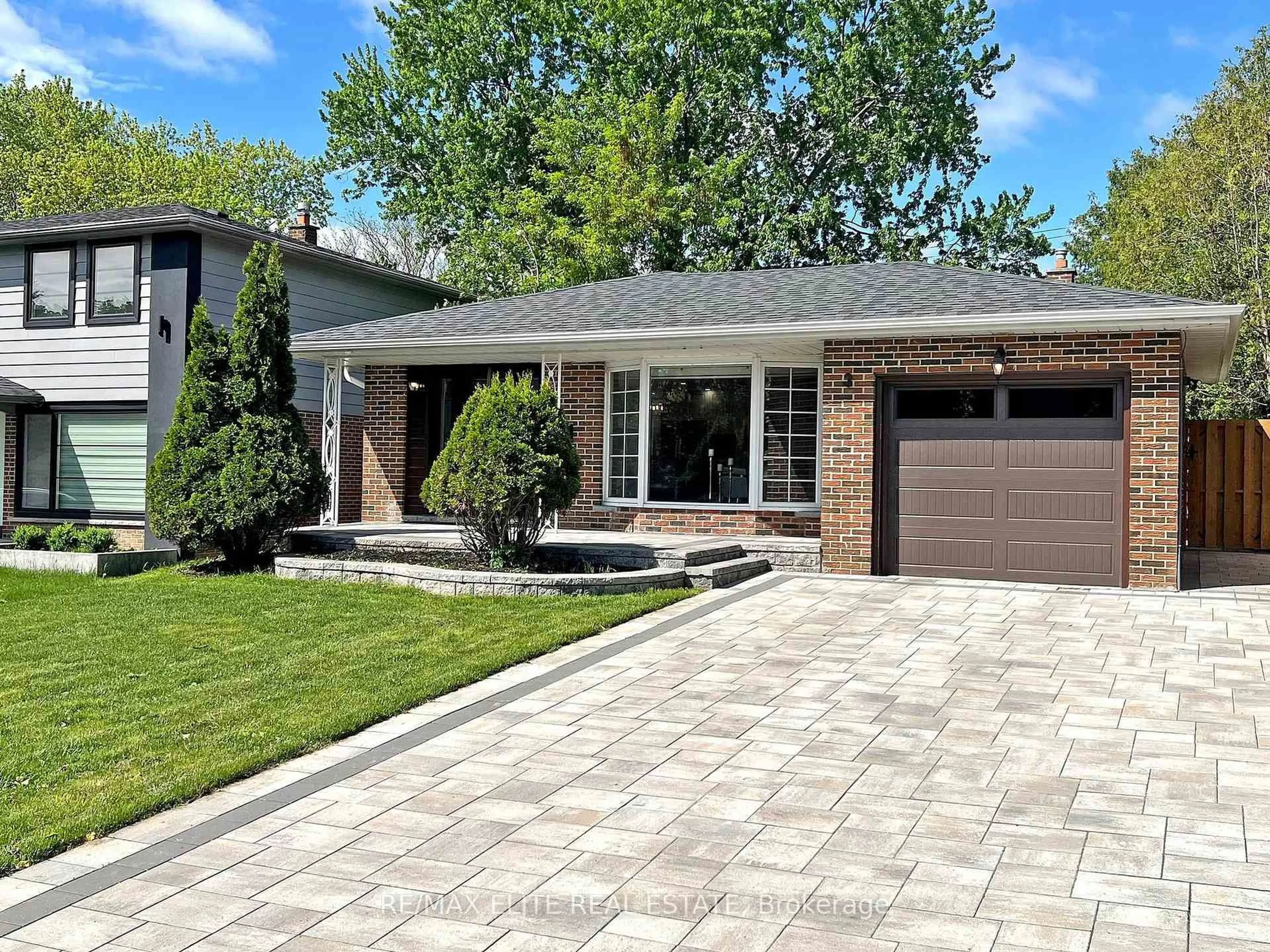 Home with brick exterior material, street for 3 Silver Aspen Dr, Markham Ontario L3T 3T1