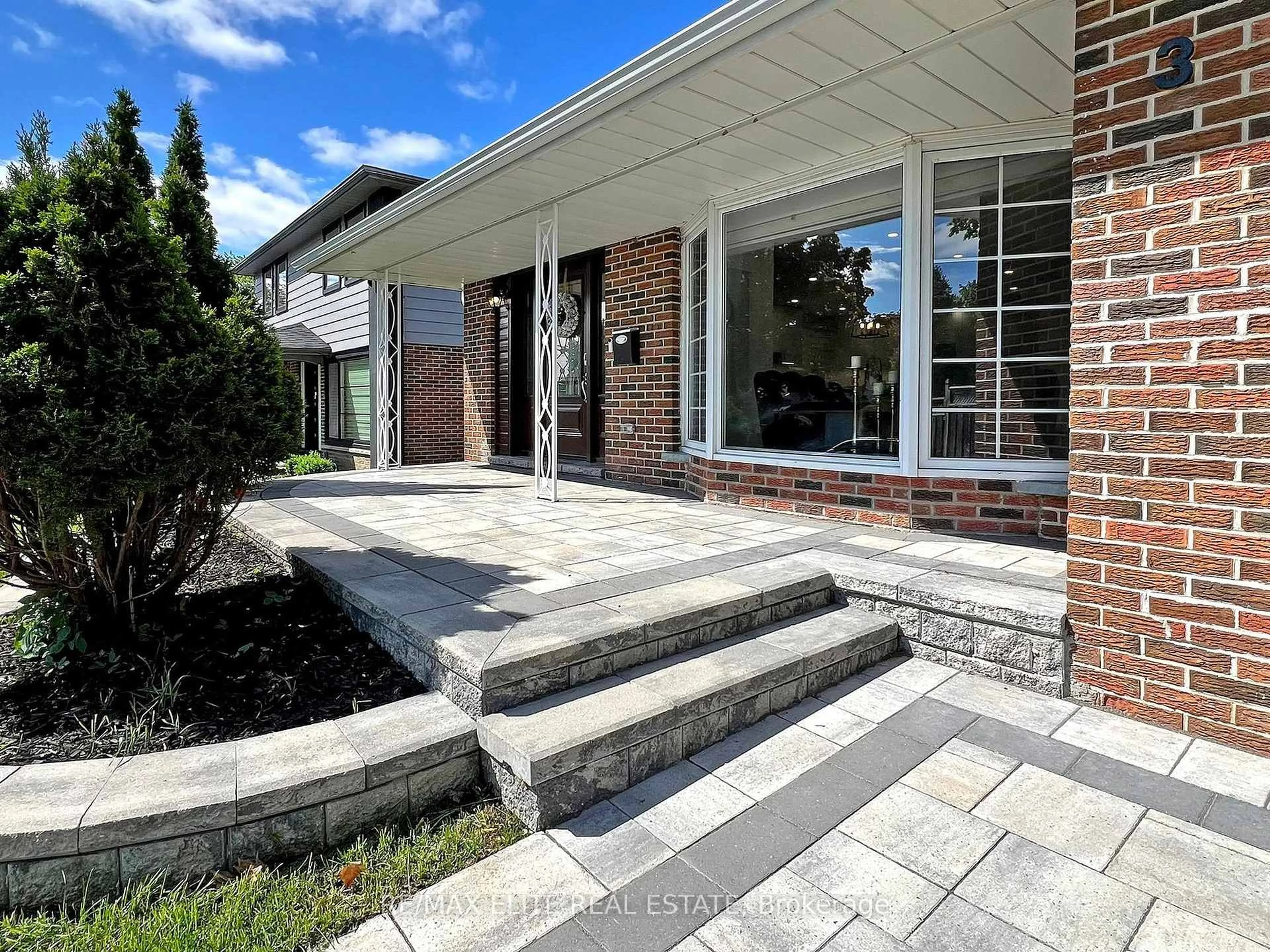 Home with brick exterior material, street for 3 Silver Aspen Dr, Markham Ontario L3T 3T1